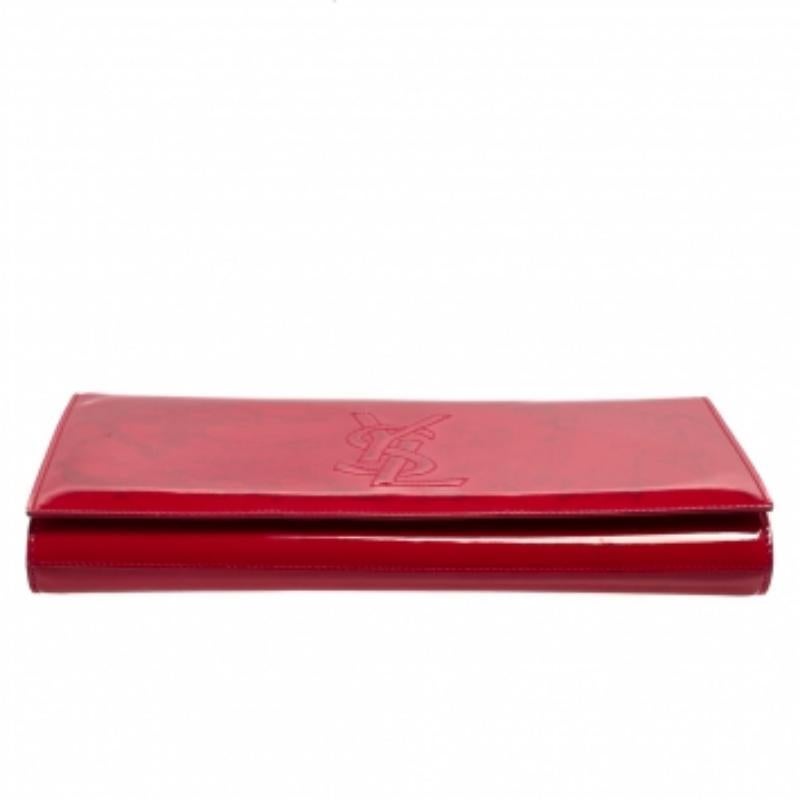 Yves Saint Laurent Pink Patent Leather Belle De Jour Flap Clutch In Fair Condition For Sale In Dubai, Al Qouz 2