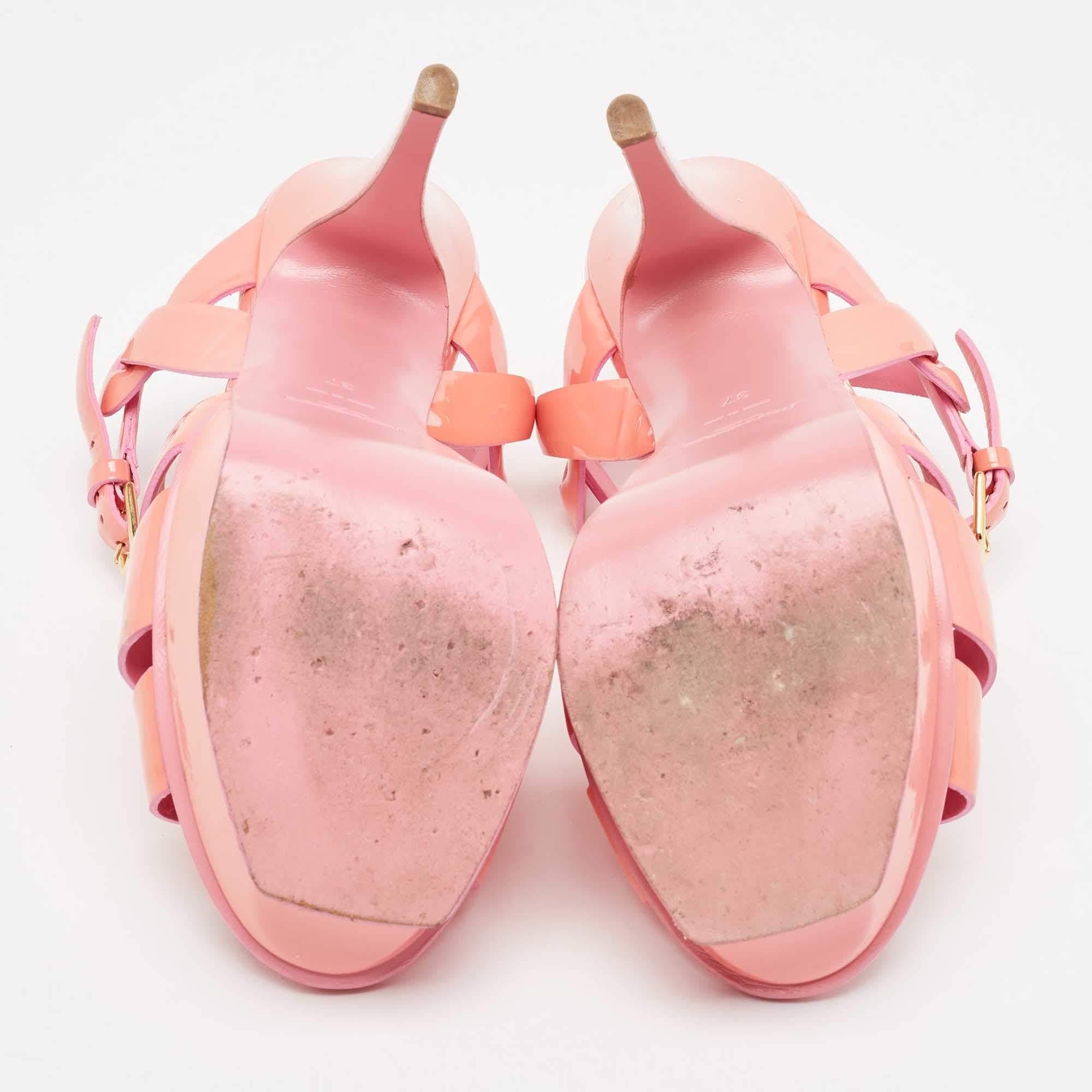 Yves Saint Laurent Rosa Lack Tribute-Sandalen Größe 37 Damen im Angebot