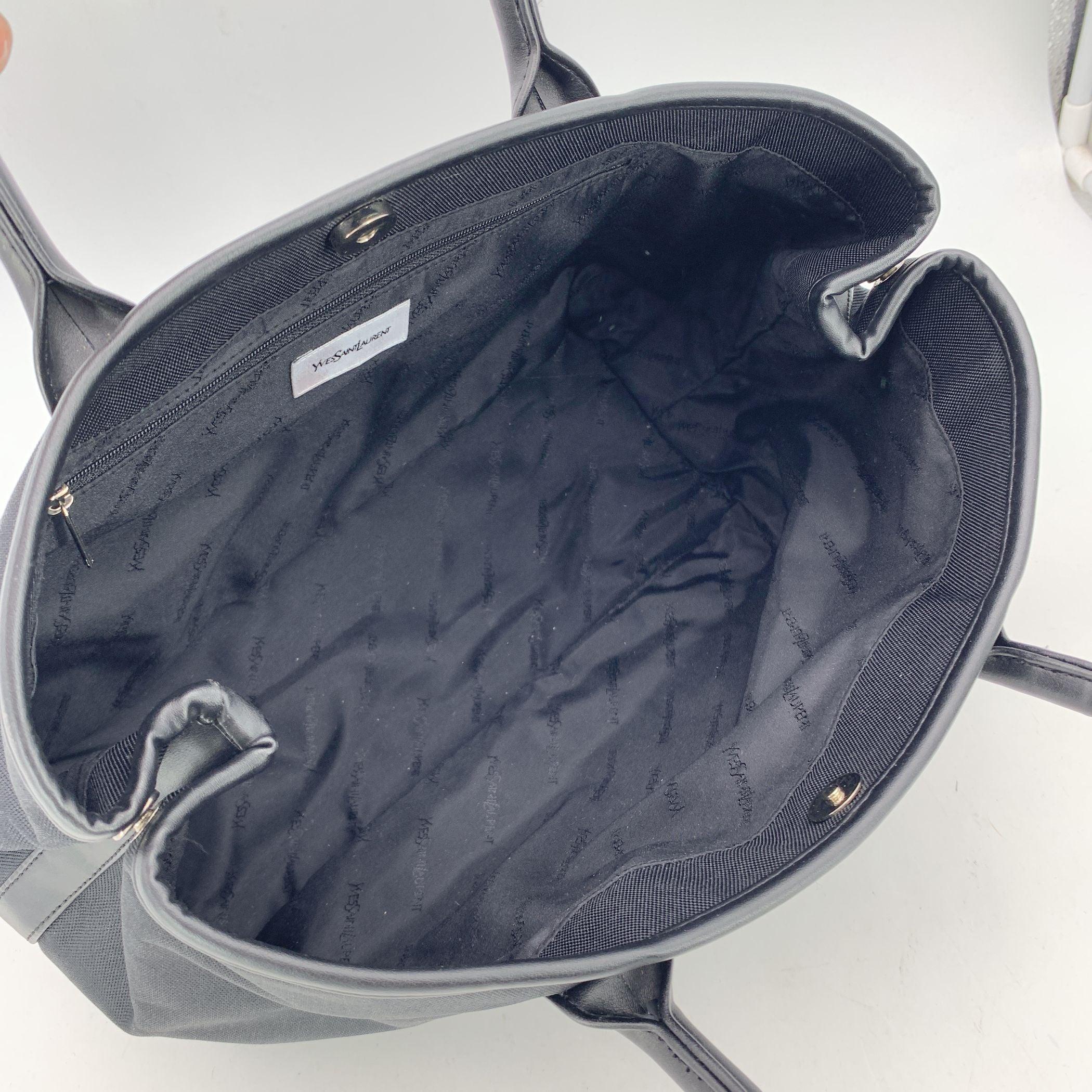 Yves Saint Laurent Pour Homme Bolsa Tote Vintage Negra de Nylon en Excelente estado para la venta en Rome, Rome
