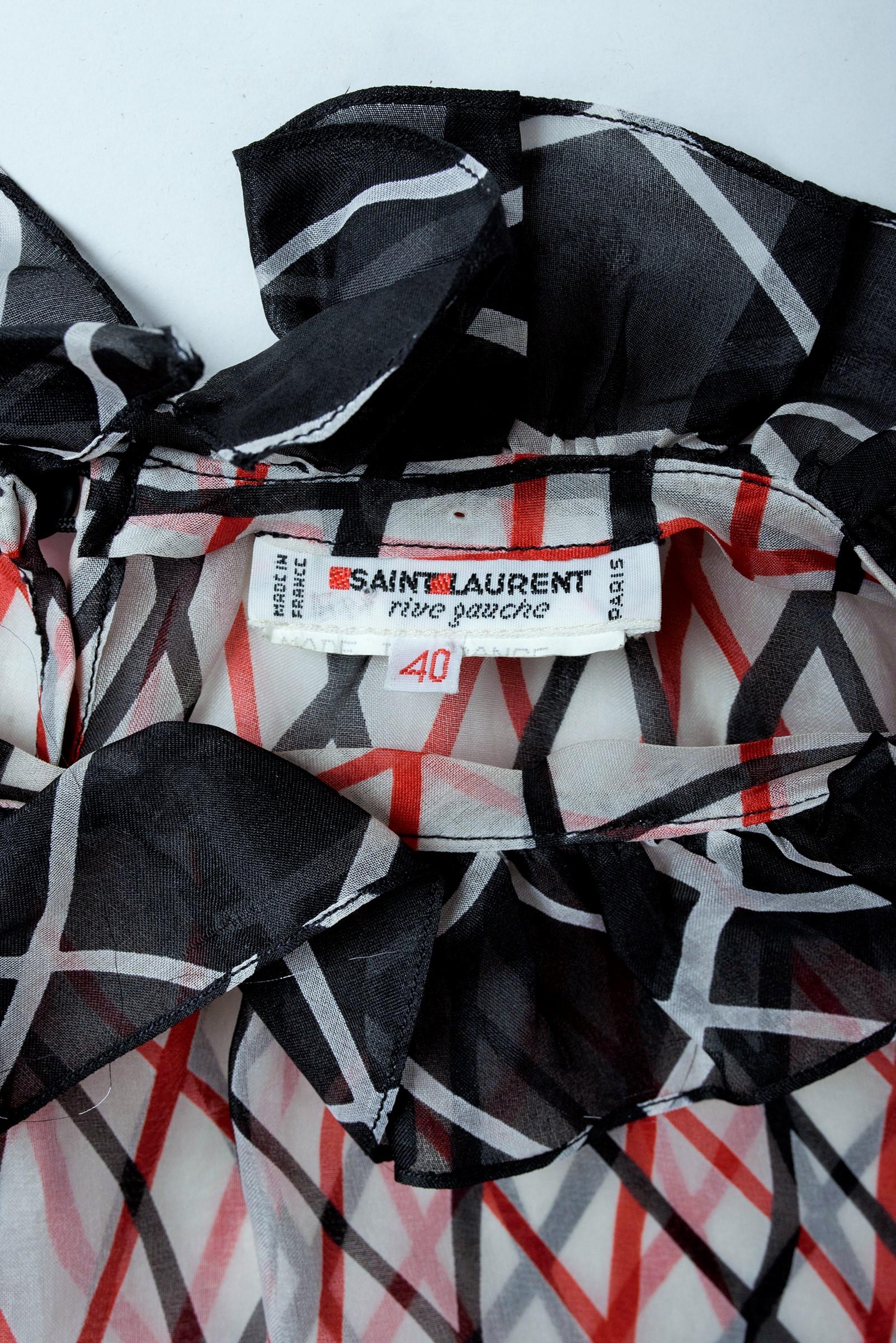 Yves Saint Laurent Printed Chiffon Skirt and Shawl Blouse - Spring Summer 1980 In Good Condition For Sale In Toulon, FR