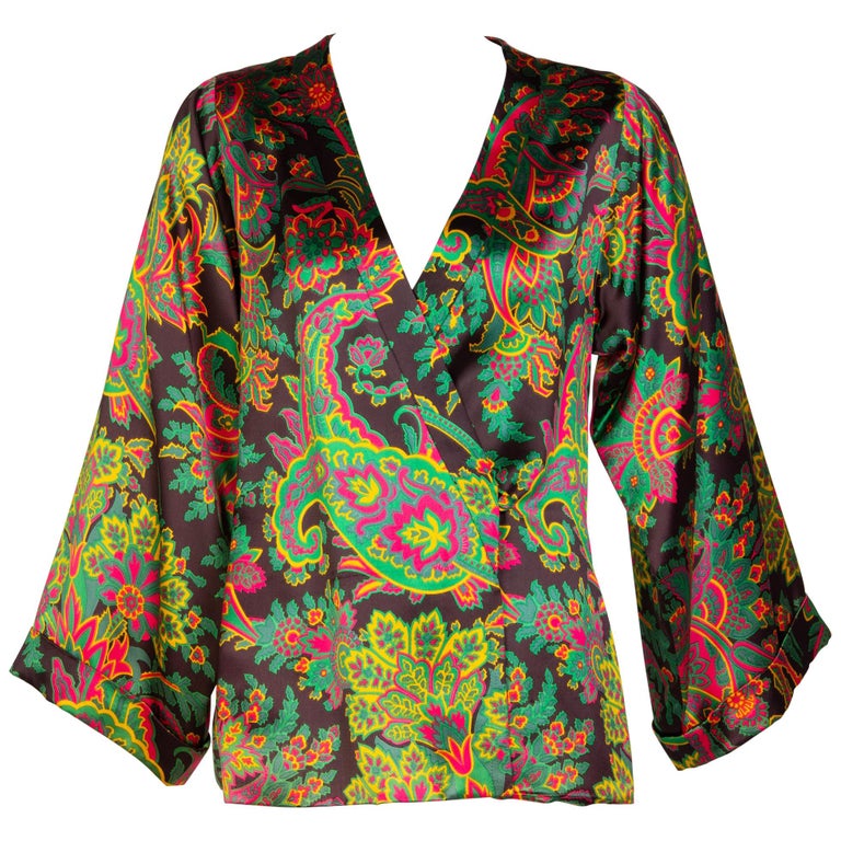 Yves Saint Laurent - Veste kimono en soie à motif cachemire psychédélique,  1967 En vente sur 1stDibs