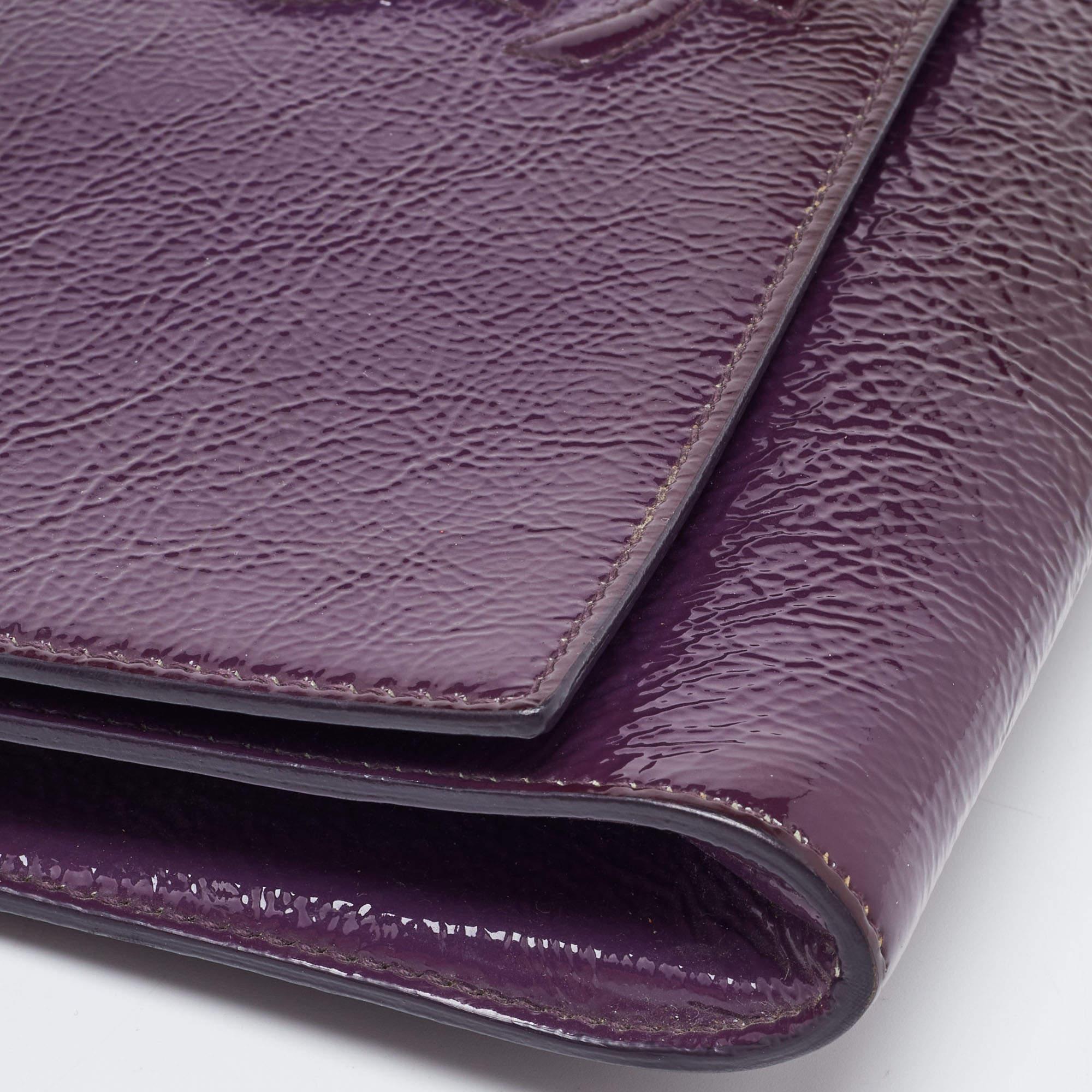 Women's Yves Saint Laurent Purple Patent Leather Belle De Jour Flap Clutch For Sale