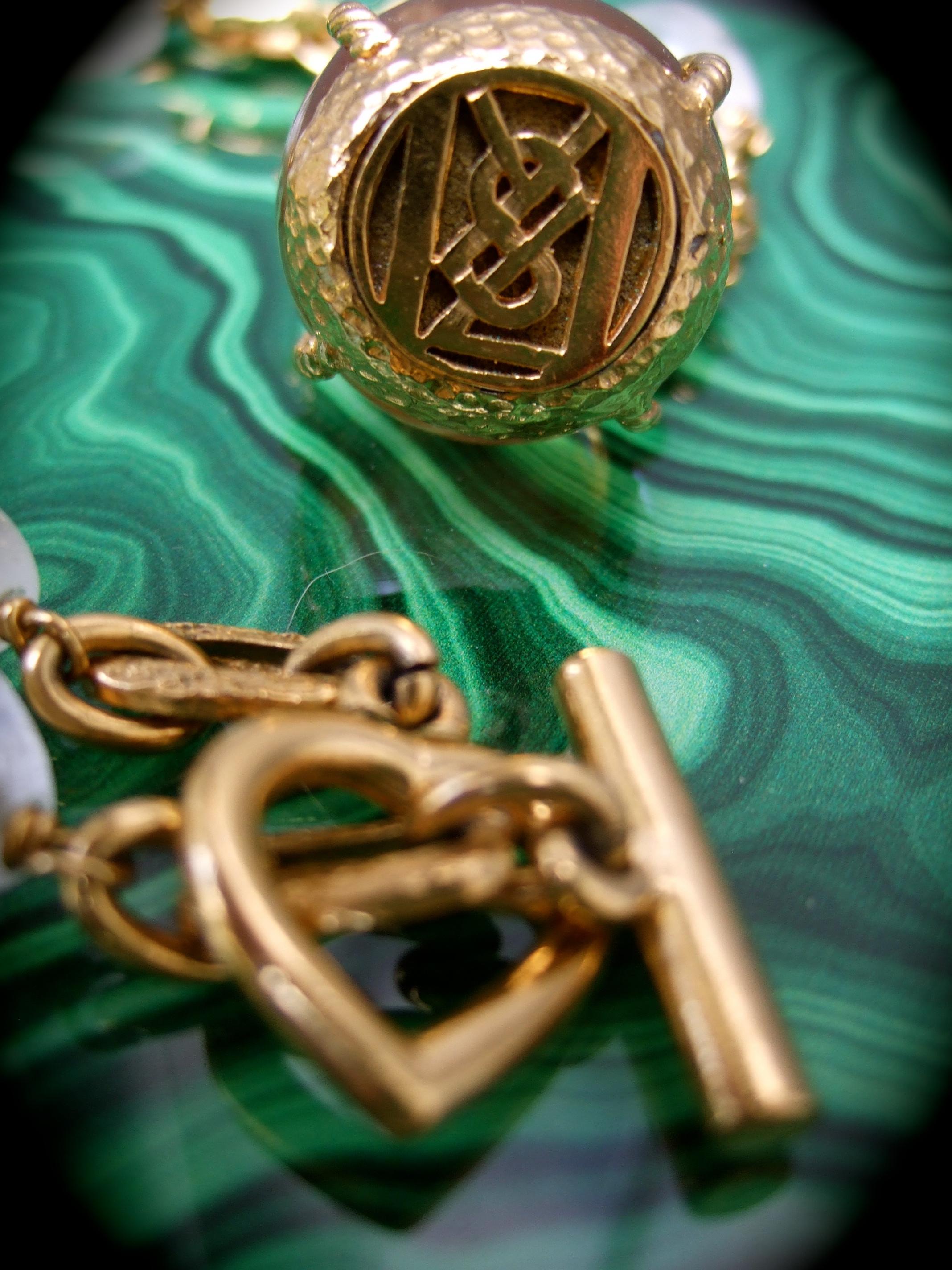 Yves Saint Laurent, rare collier en métal doré cristal rocheux par Goossens, vers 1983  en vente 5