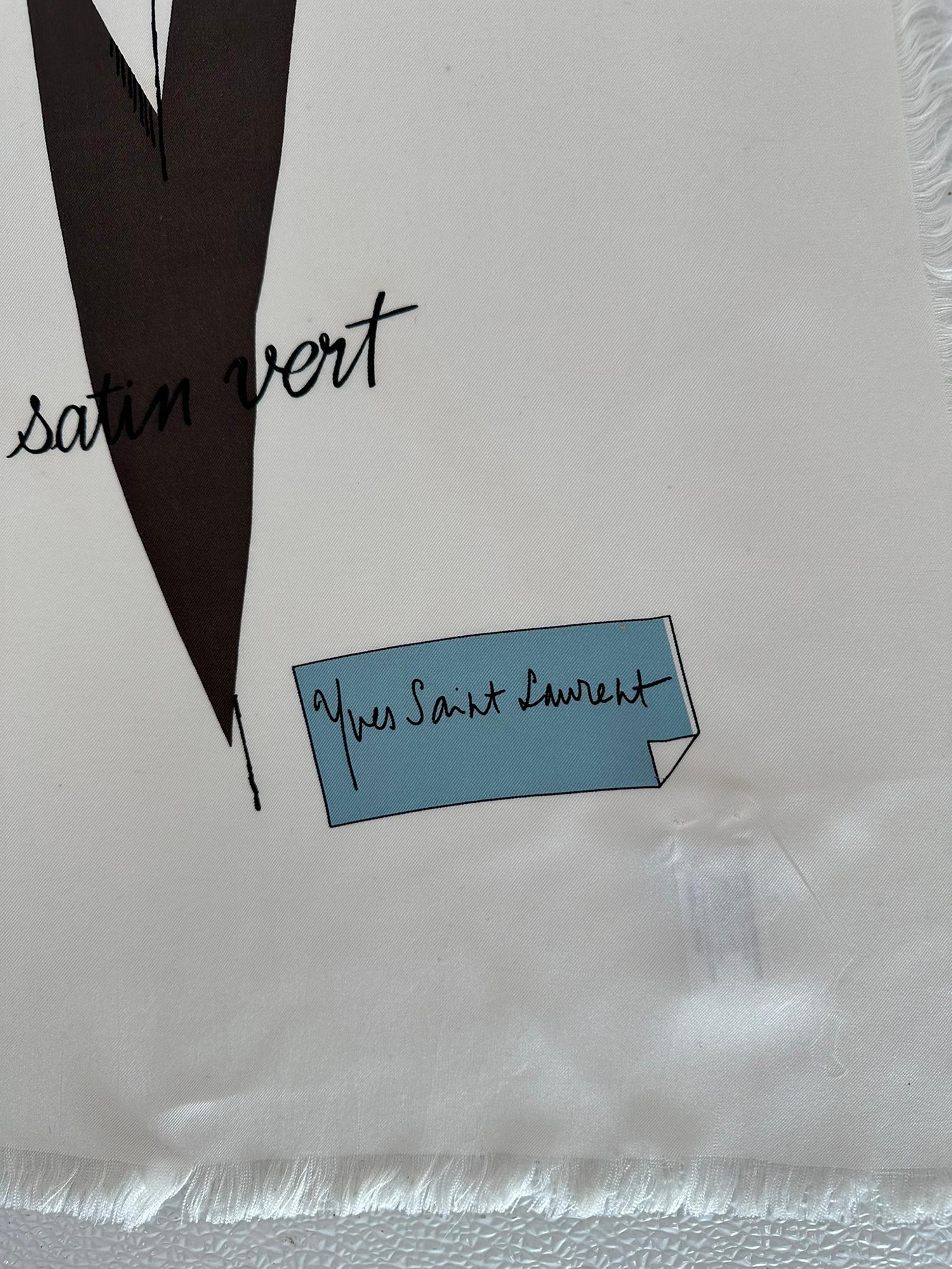 Yves Saint Laurent Seltener weißer Seidenschal mit Fransensaum Un Silhouette Parisienne  im Angebot 2