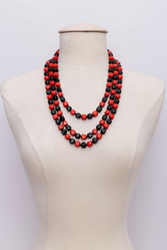 Yves Saint Laurent, collier de perles rouges et noires