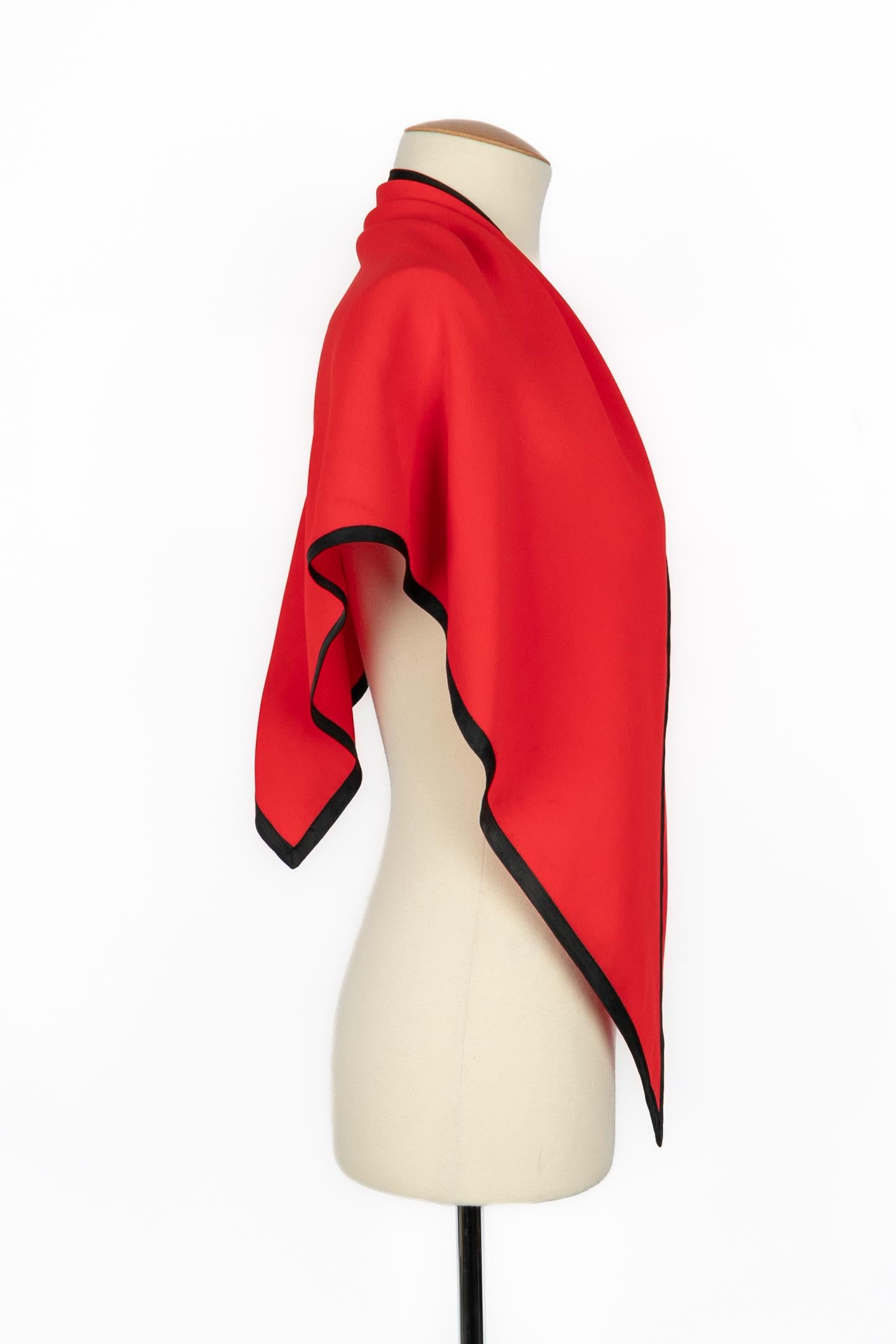 Beige Foulard rosso Yves Saint Laurent in vendita