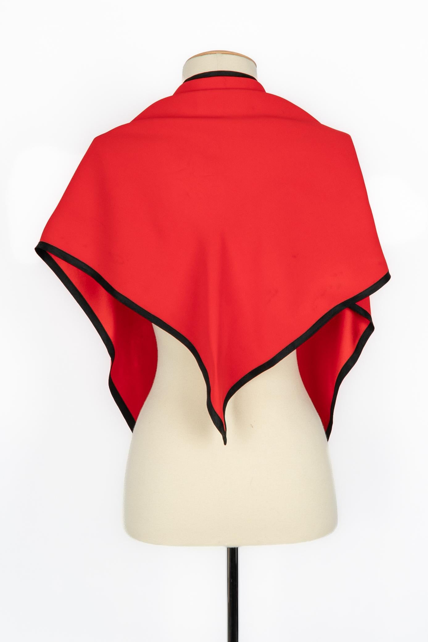 Foulard rosso Yves Saint Laurent In condizioni buone in vendita a SAINT-OUEN-SUR-SEINE, FR
