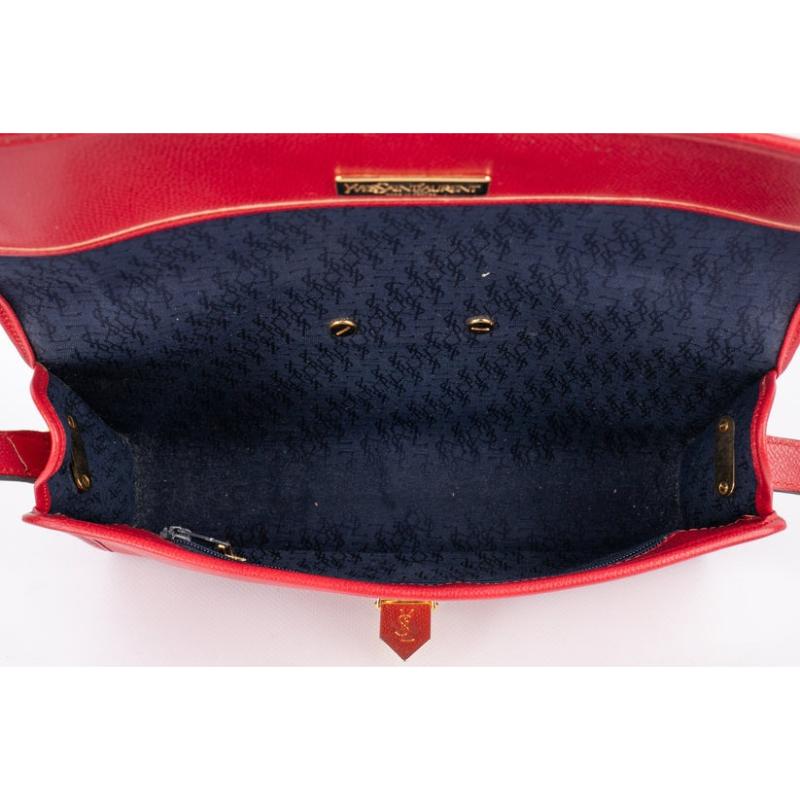 Sac en cuir rouge Yves Saint Laurent en vente 4