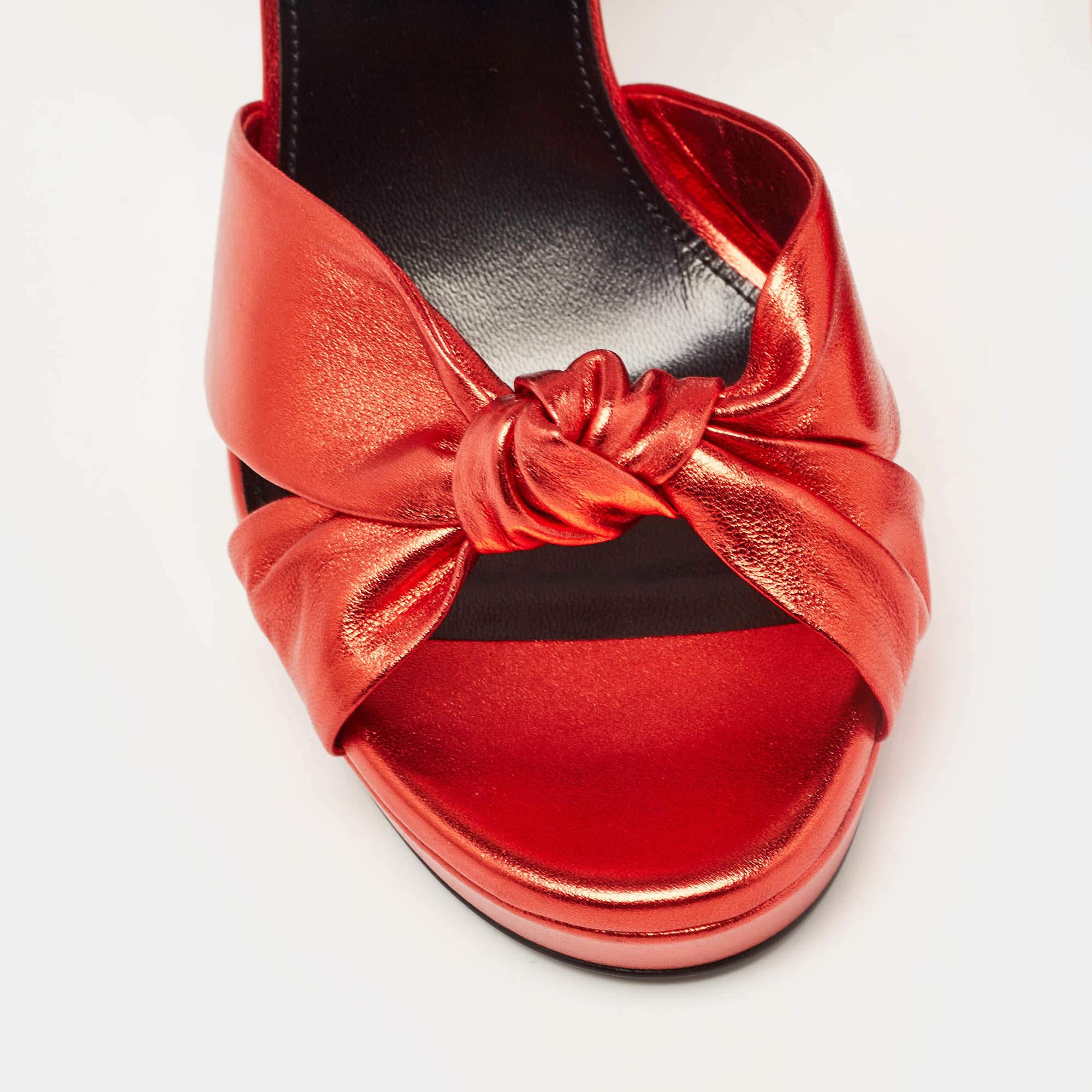 Yves Saint Laurent Red Leather Knotted Ankle Wrap Sandals Size 38 In Excellent Condition For Sale In Dubai, Al Qouz 2