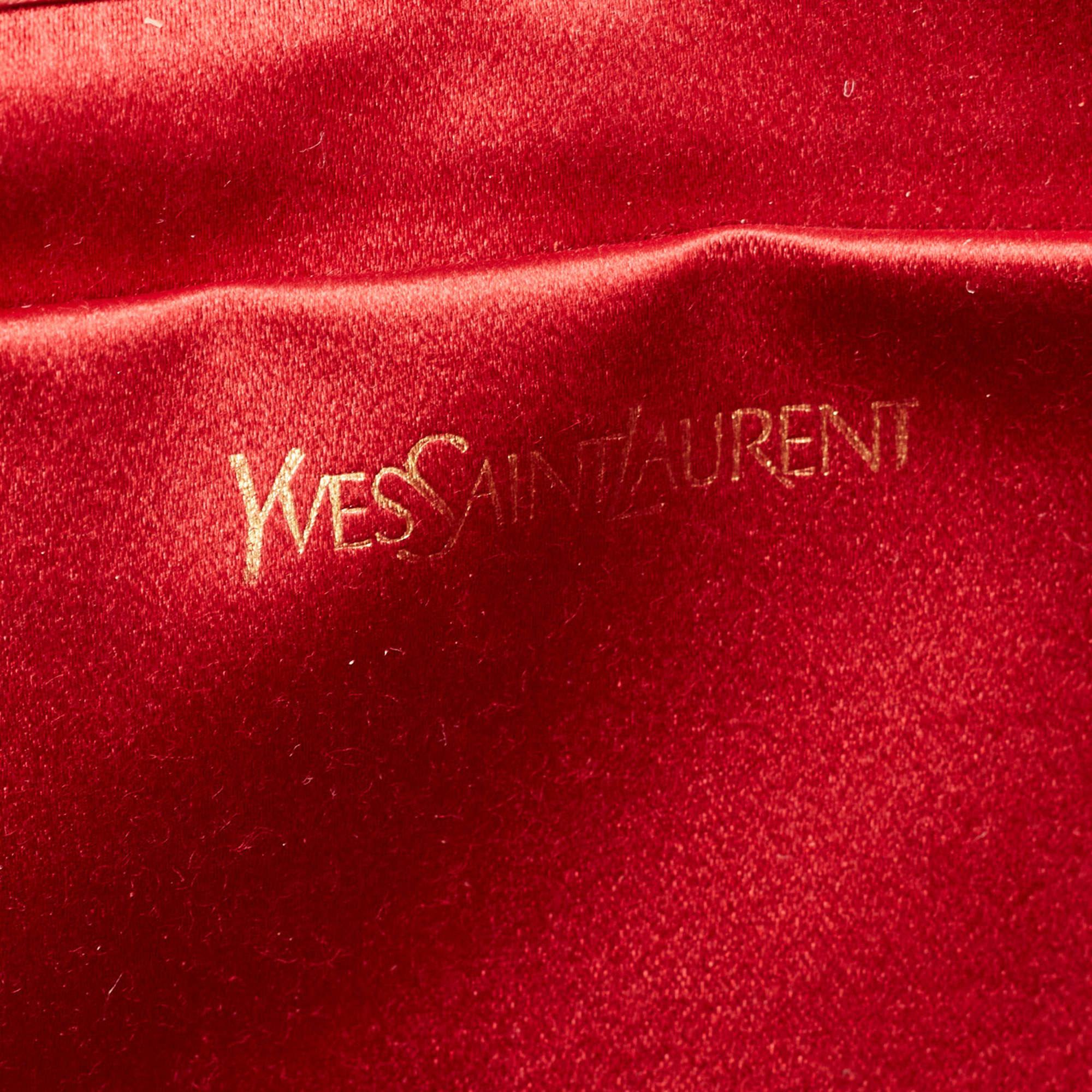 Yves Saint Laurent Red Leather Y-Ligne Clutch In Good Condition For Sale In Dubai, Al Qouz 2