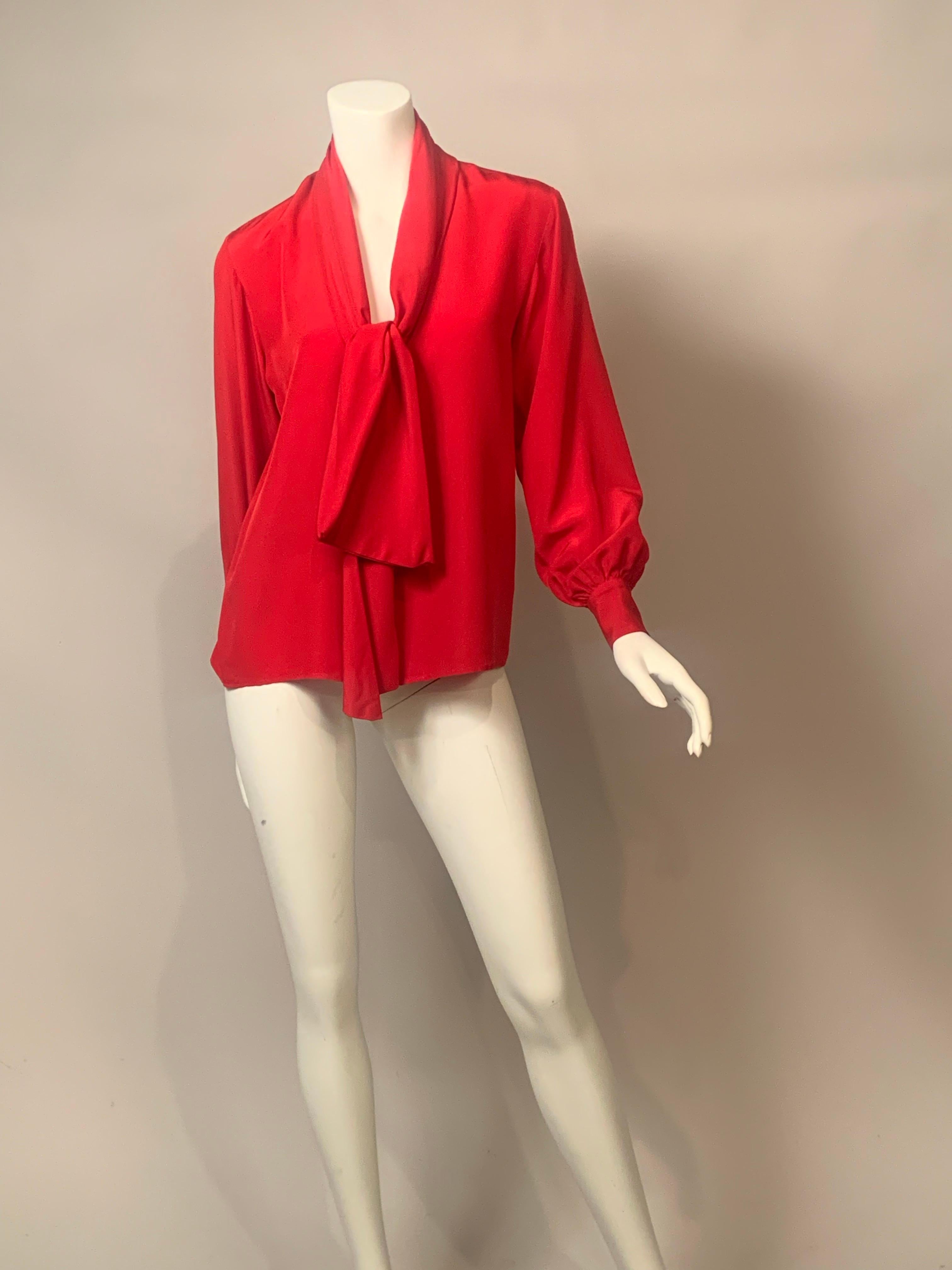 Camicetta di seta rossa Yves Saint Laurent in vendita 2