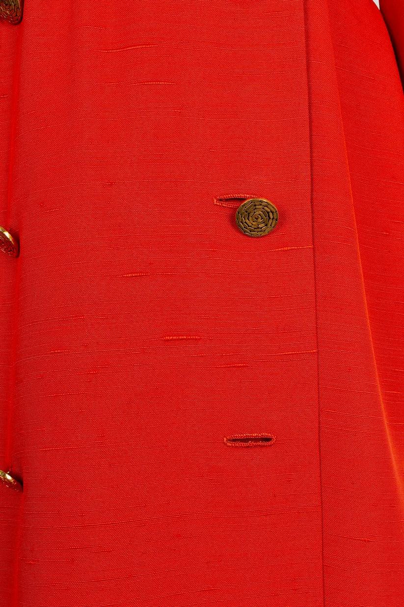 Rotes Wildes Seidenkleid von Yves Saint Laurent mit goldenen Metallknöpfen im Angebot 2