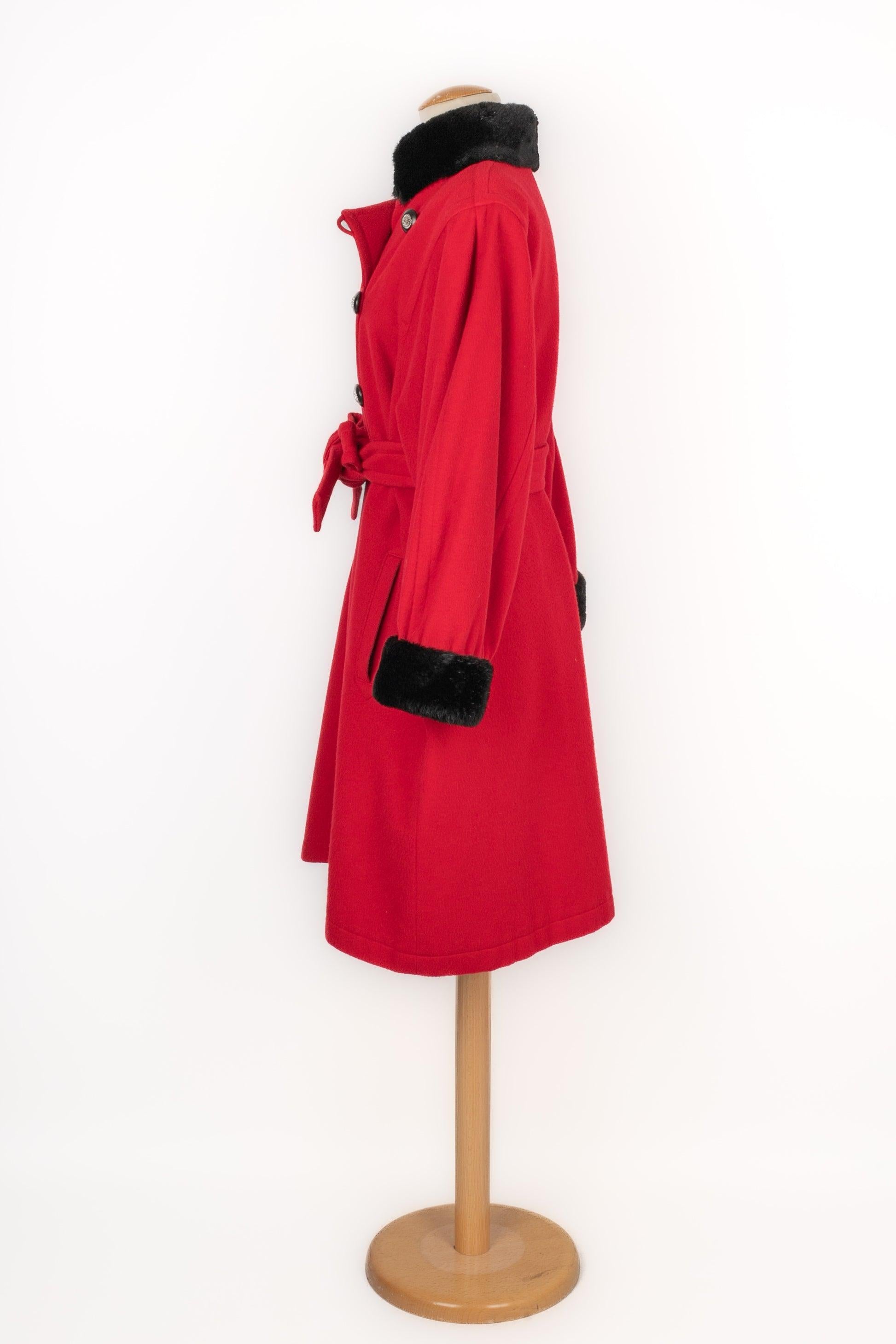 Yves Saint Laurent Cappotto in lana rosso In condizioni ottime in vendita a SAINT-OUEN-SUR-SEINE, FR