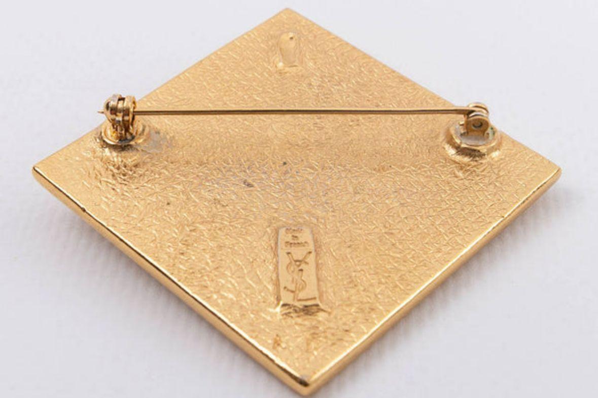 Yves Saint Laurent Rhomboid-Brosche aus emailliertem, vergoldetem Metall im Angebot 2
