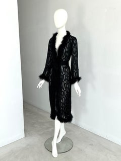 Yves Saint Laurent "rive gauche" F/W 1973 Robe en soie noire Devore garnie de marabouts