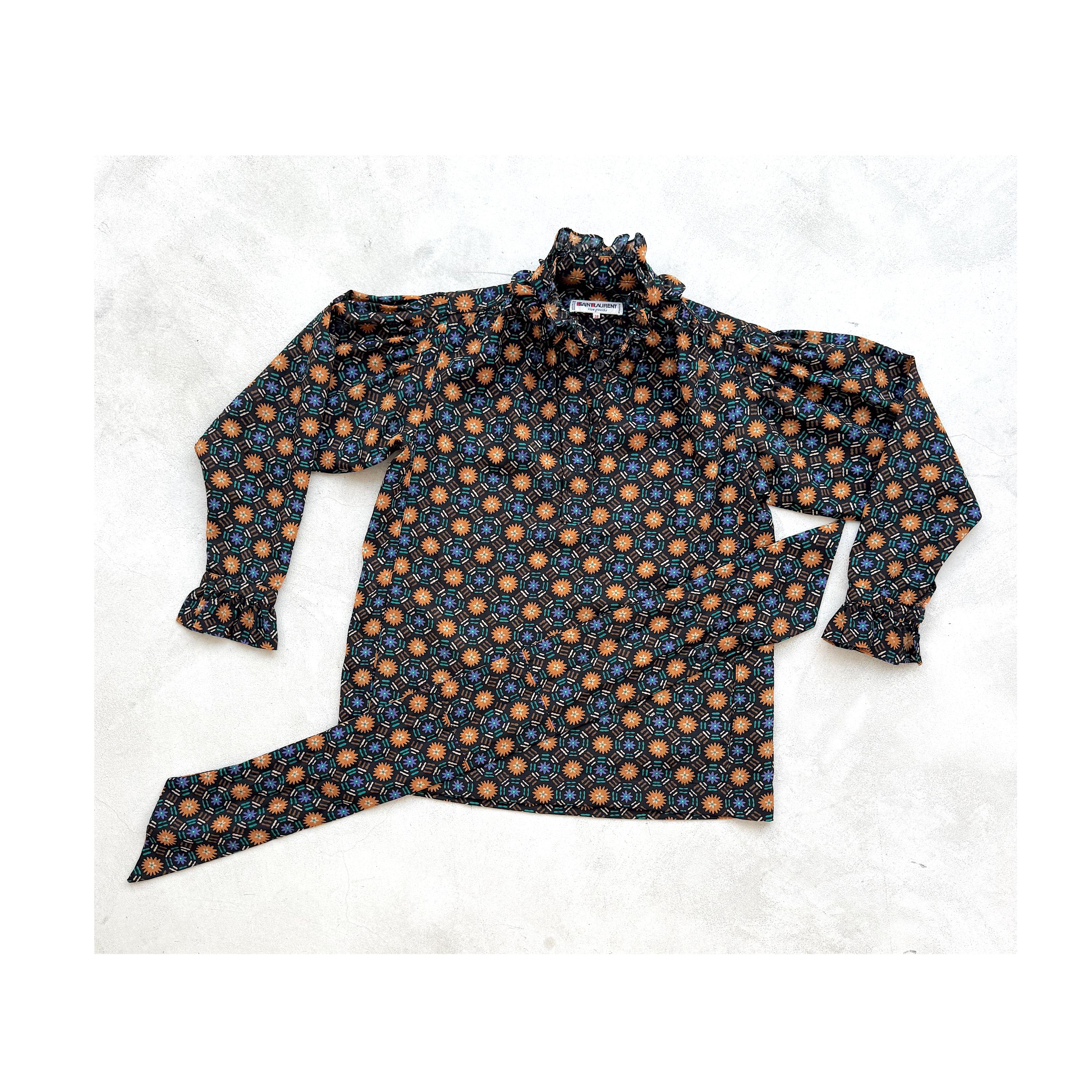 Yves Saint Laurent Rive Gauche 1970s stile russo, tunica e sciarpa in lana. in vendita 6