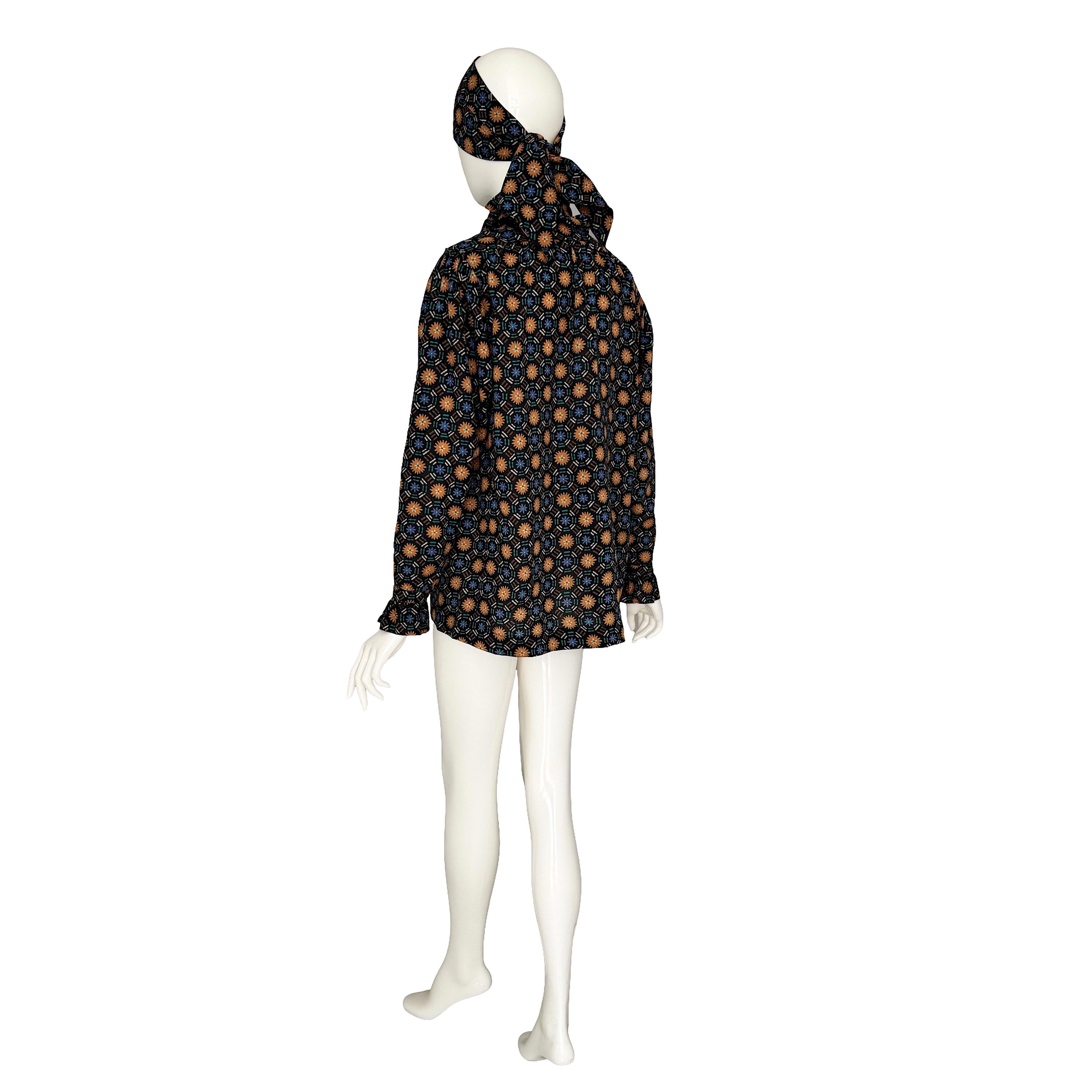 Yves Saint Laurent Rive Gauche 1970s stile russo, tunica e sciarpa in lana. in vendita 7