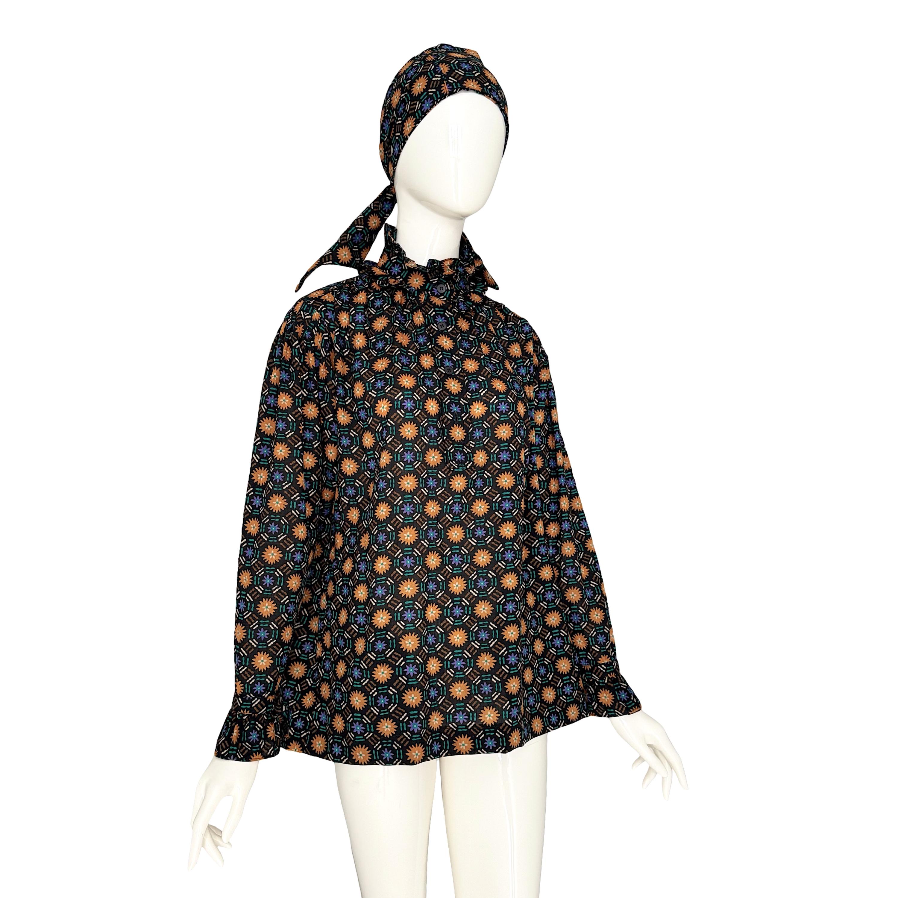 Nero Yves Saint Laurent Rive Gauche 1970s stile russo, tunica e sciarpa in lana. in vendita
