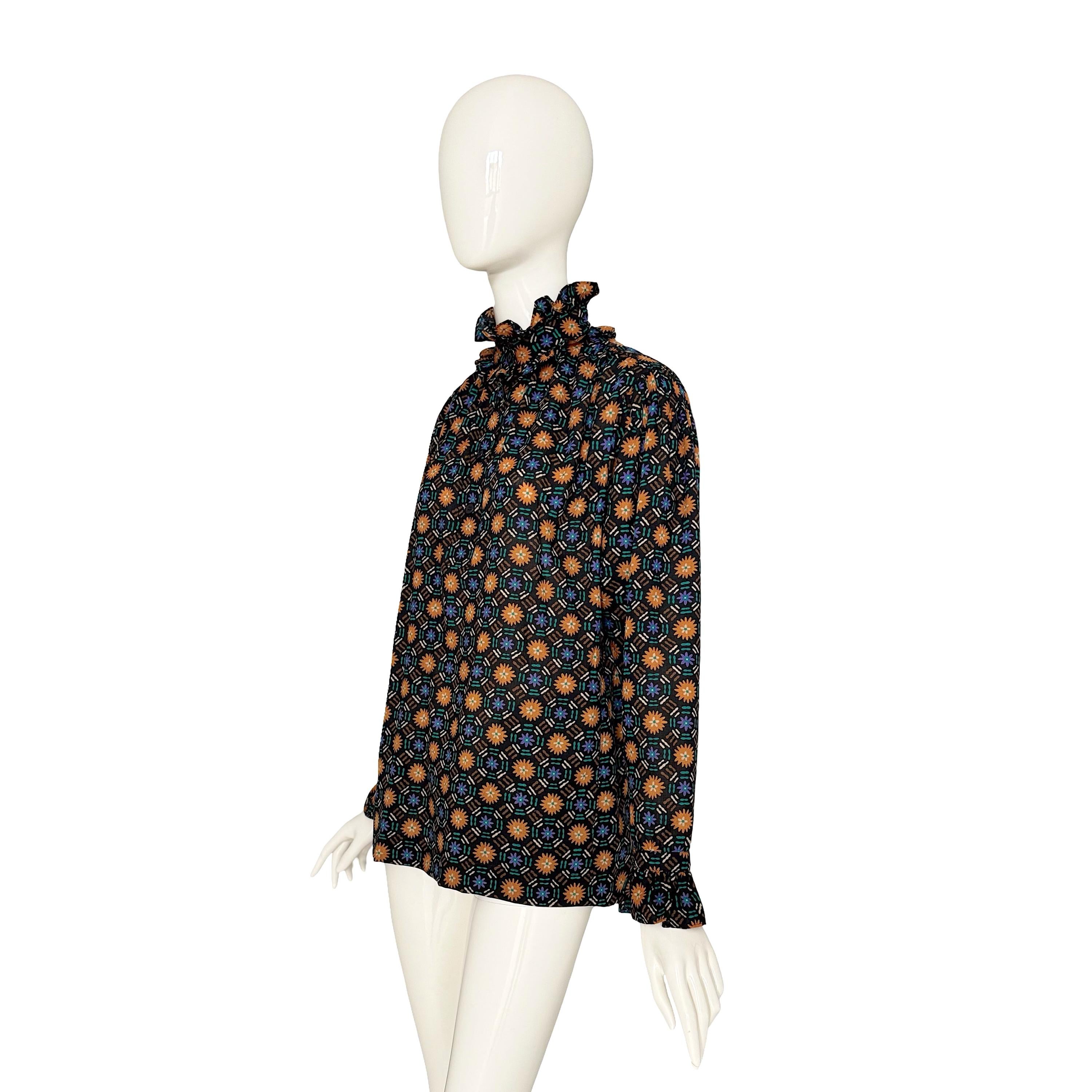 Yves Saint Laurent Rive Gauche 1970s stile russo, tunica e sciarpa in lana. in vendita 2