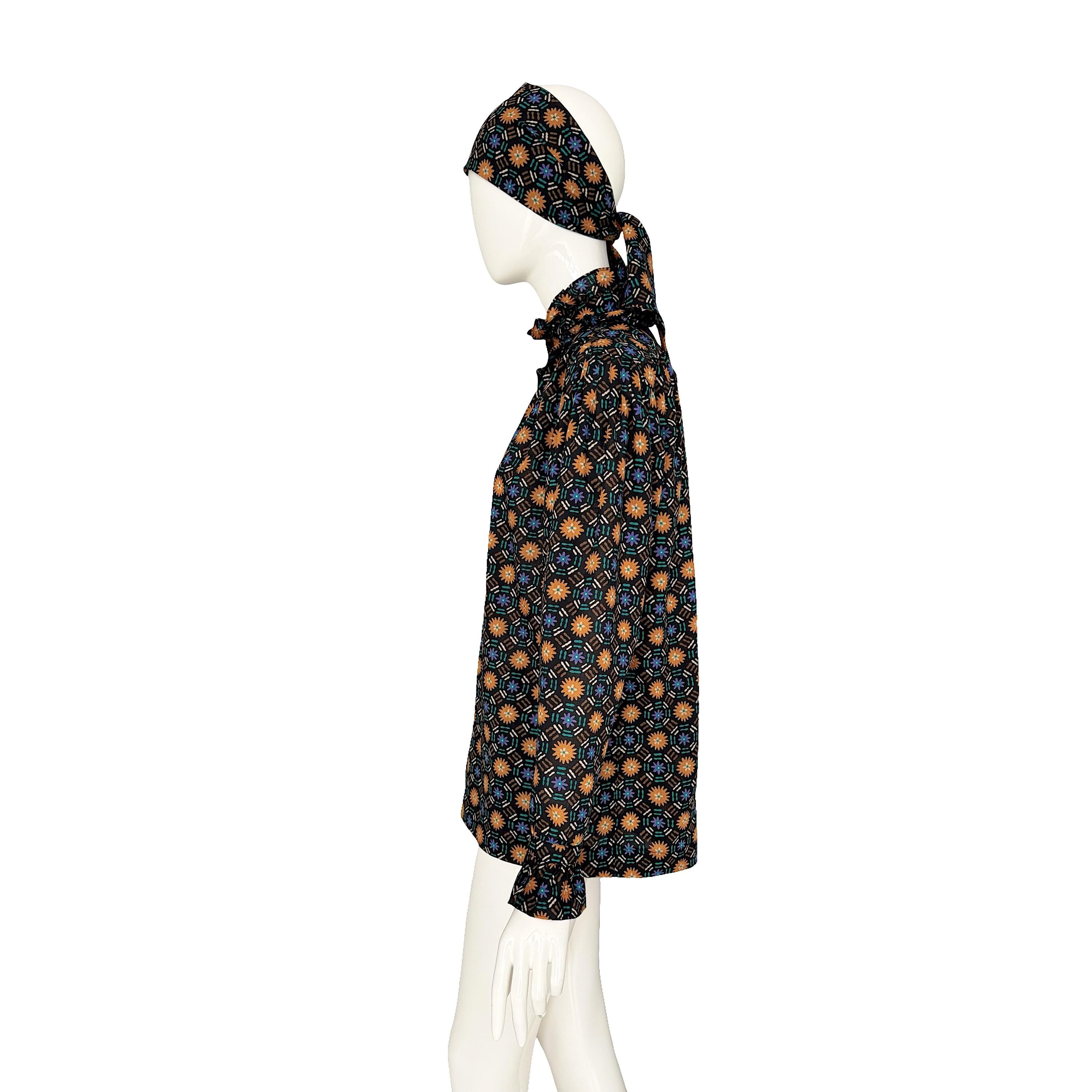 Yves Saint Laurent Rive Gauche 1970s stile russo, tunica e sciarpa in lana. in vendita 3