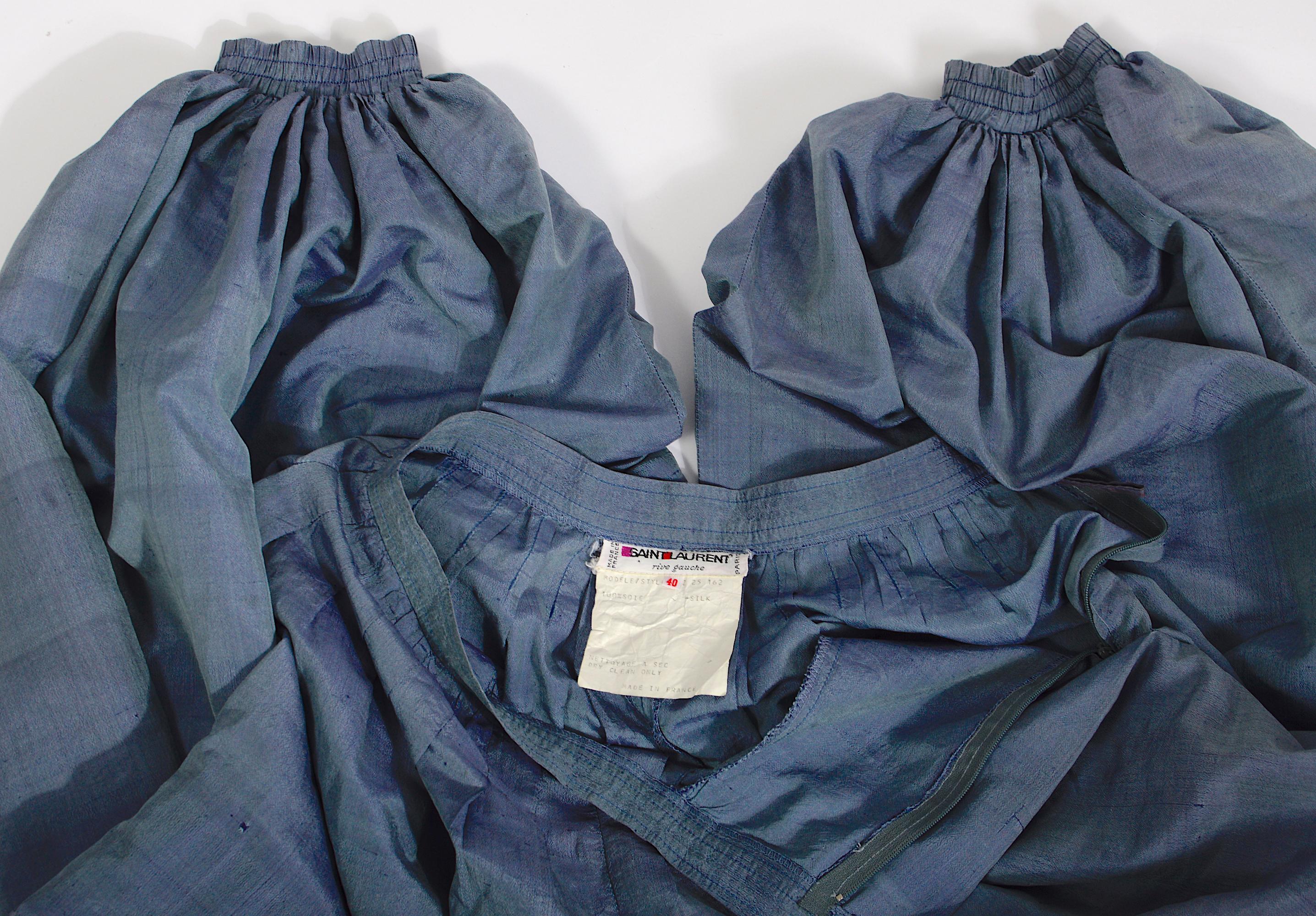 Pantalon harem vintage Yves Saint Laurent « rive gauche » en soie bleue, années 1970  en vente 8