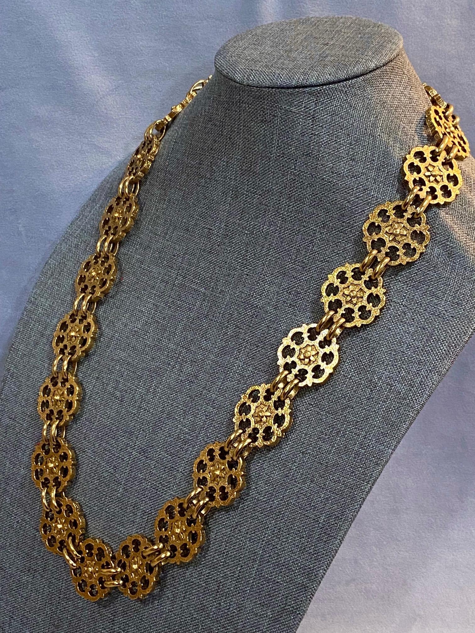 Yves Saint Laurent Rive Gauche, ceinture/ collier en or des années 1980 en vente 9