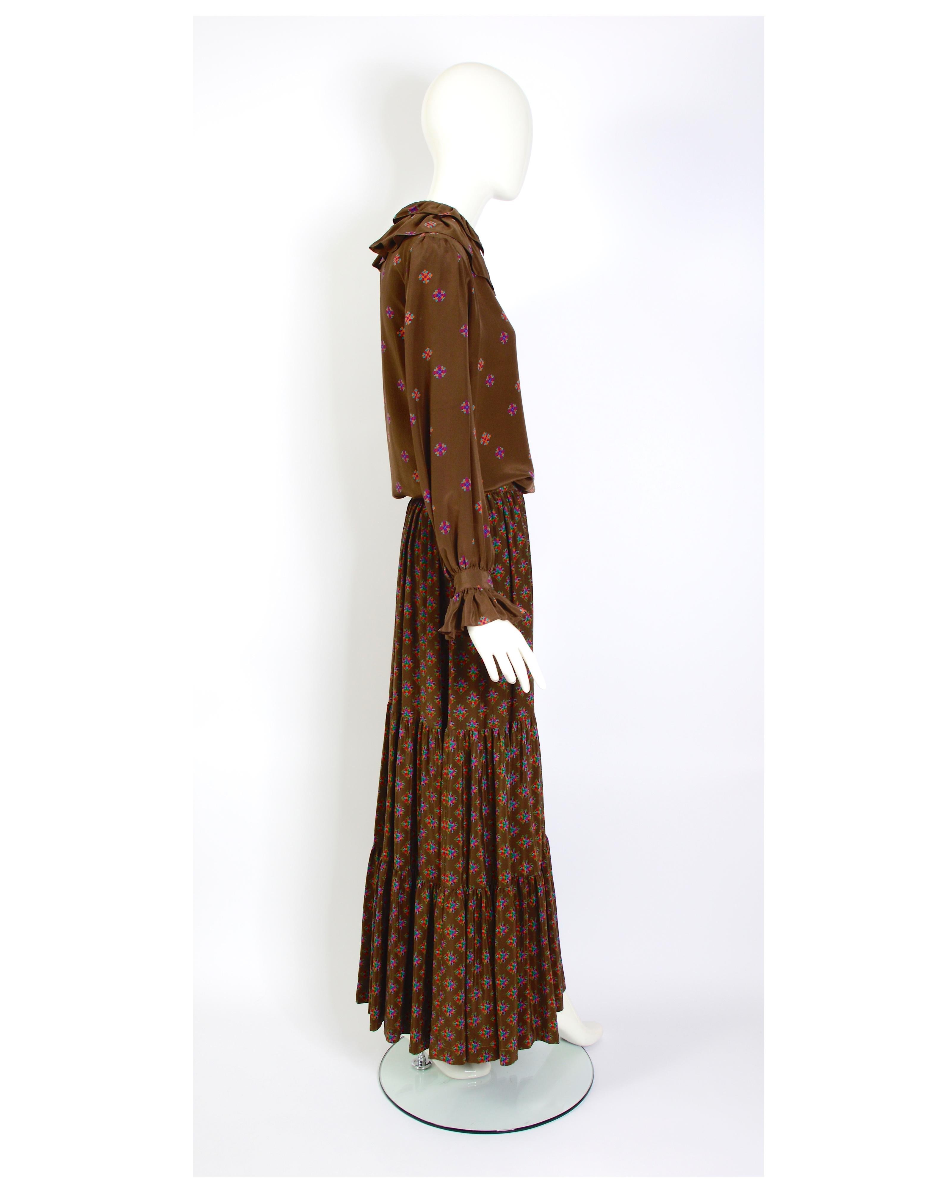 Yves Saint Laurent rive gauche 70s vintage brown silk crepe floral set  In Excellent Condition For Sale In Antwerp, BE