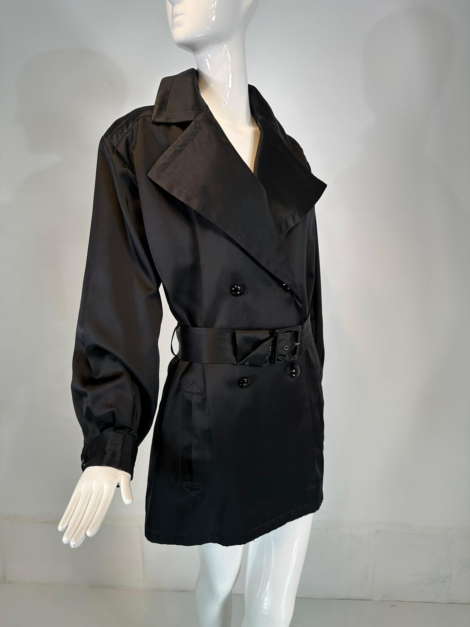 Yves Saint Laurent Rive Gauche Veste de soirée ceinturée à large revers en satin noir 1990 en vente 8