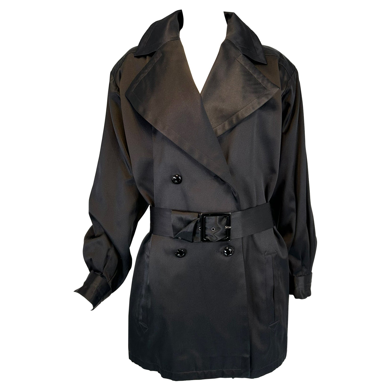 Yves Saint Laurent Rive Gauche Chaqueta de noche con cinturón y solapa ancha de satén negro 1990 en venta