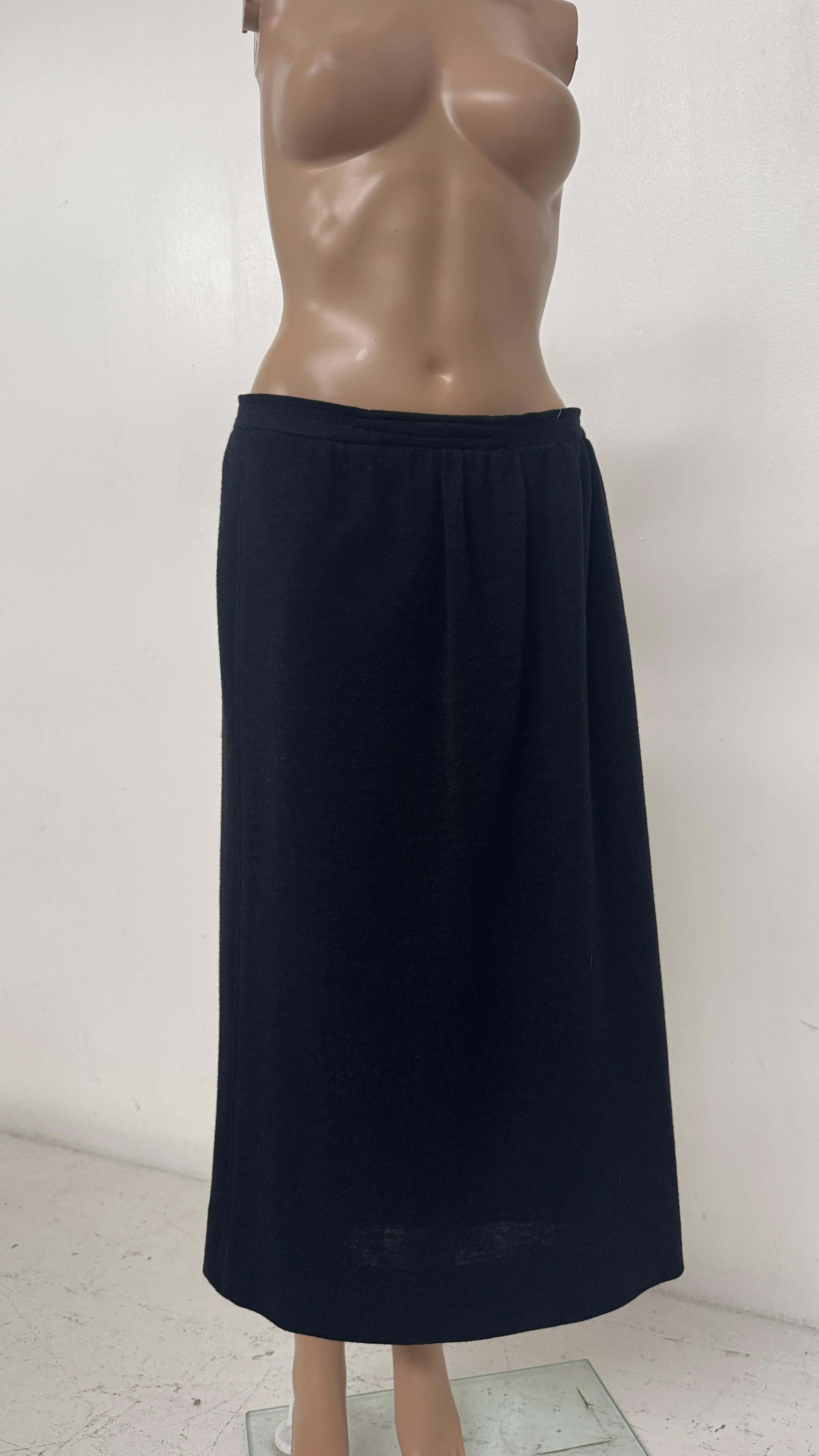 Yves Saint Laurent Rive Gauche Black Wool Pencil Skirt - We pay for import duty! In Good Condition For Sale In Milano, IT