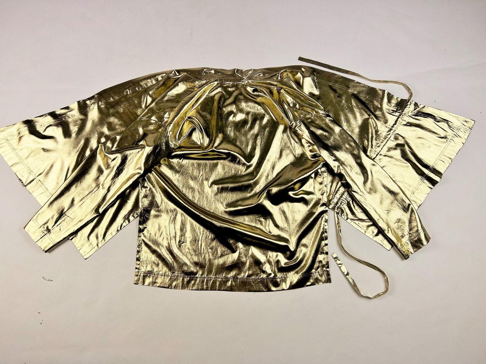 Yves Saint Laurent Rive Gauche Blusa in lamé oro Circa 1990 in vendita 9