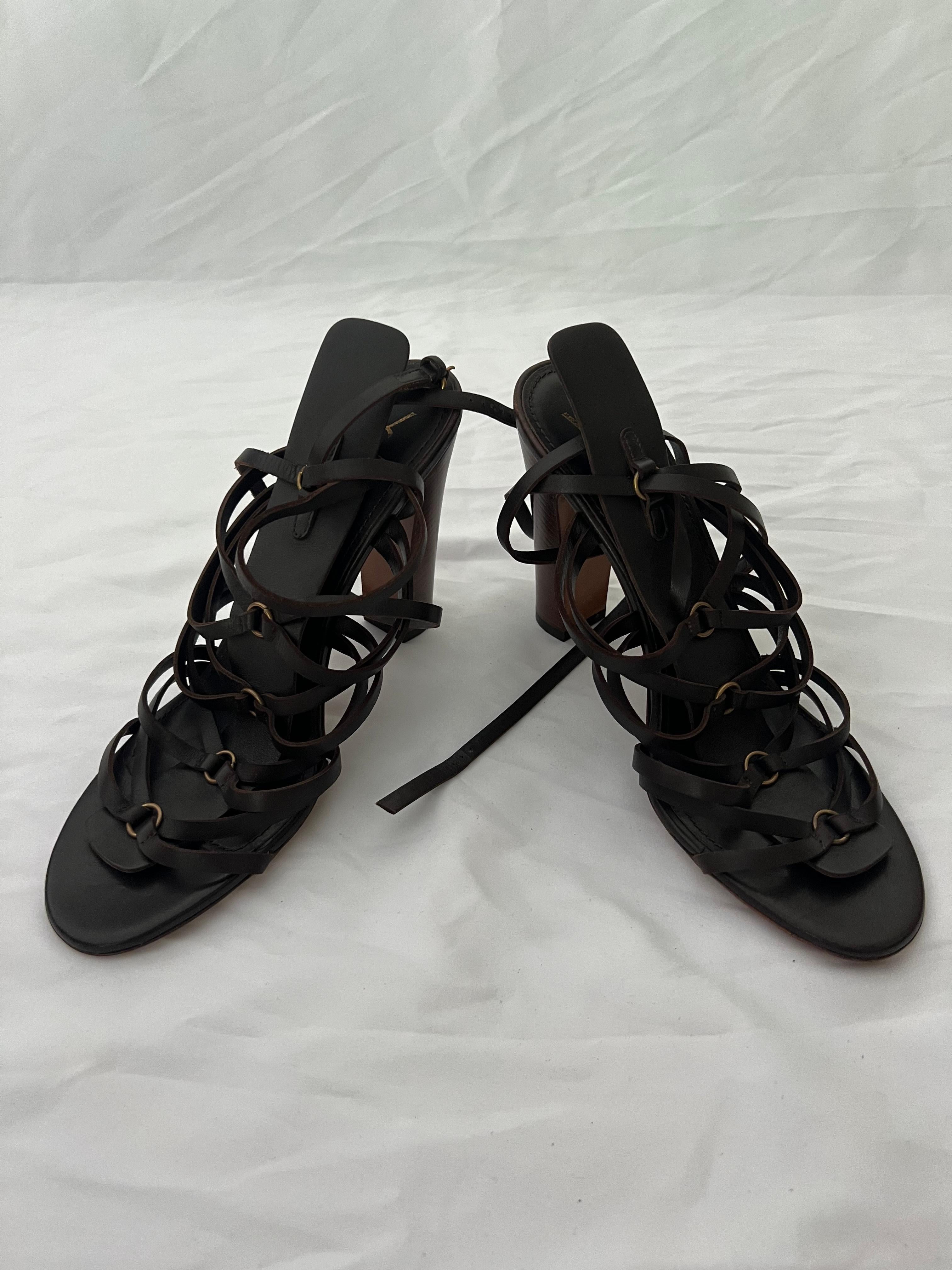 Yves Saint Laurent Rive Gauche Brown Leather Sandals, Size 41 In New Condition For Sale In Beverly Hills, CA