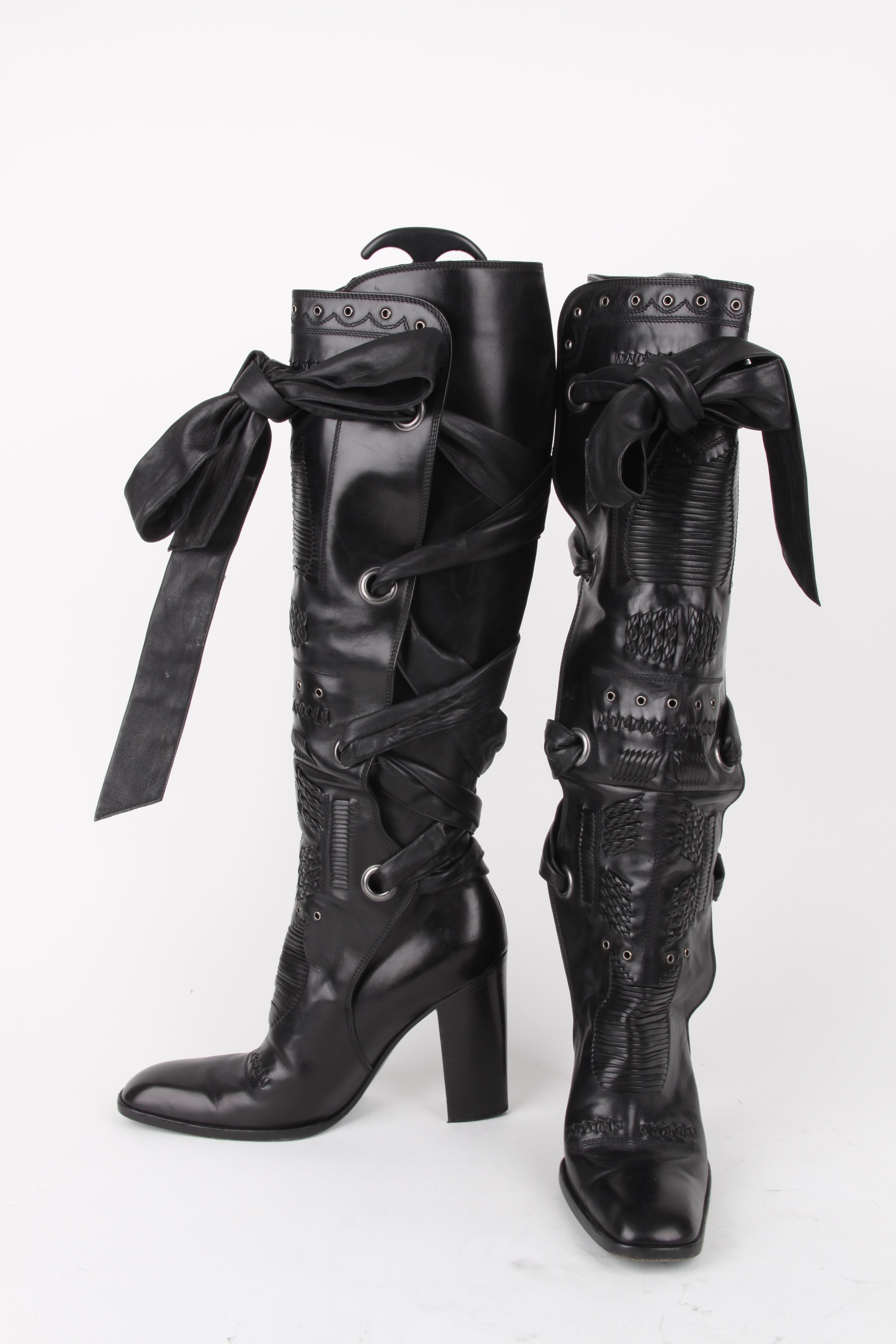 Yves Saint Laurent Rive Gauche by Tom Ford Black Laced Up Knee High Boots In Excellent Condition For Sale In Baarn, NL