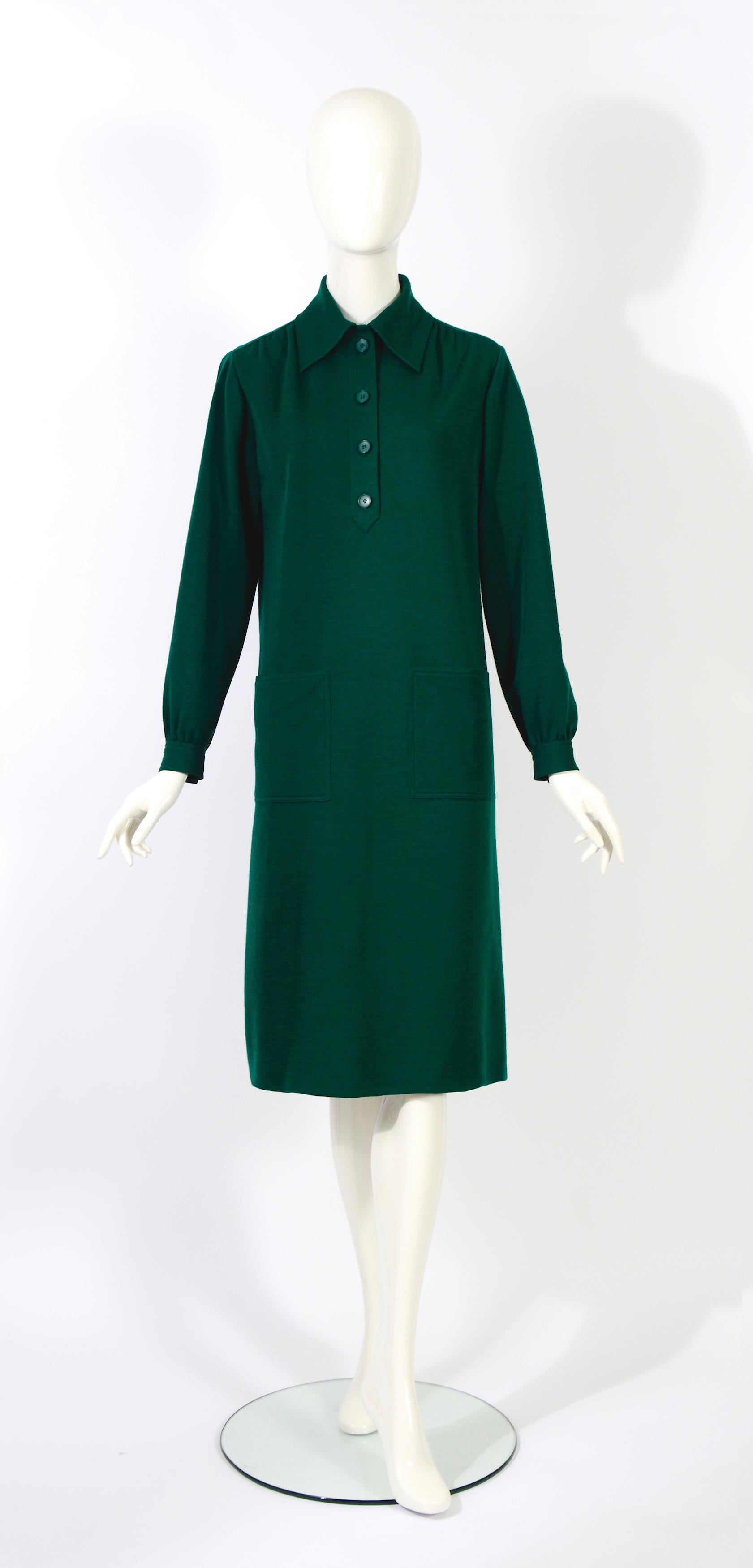 Yves Saint Laurent „rive gauche“ von Yves Vintage 1970er Jahre Grüne Wolle  Kleid im Angebot 6