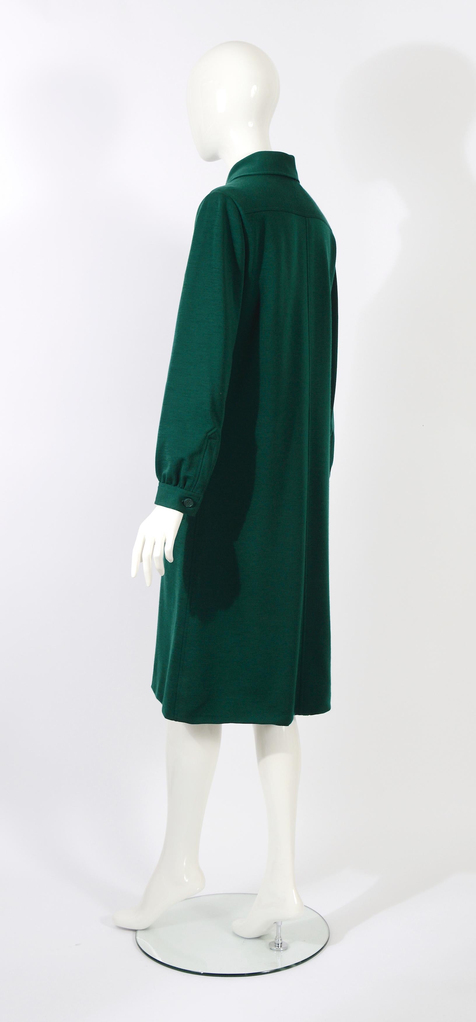 Yves Saint Laurent „rive gauche“ von Yves Vintage 1970er Jahre Grüne Wolle  Kleid für Damen oder Herren im Angebot