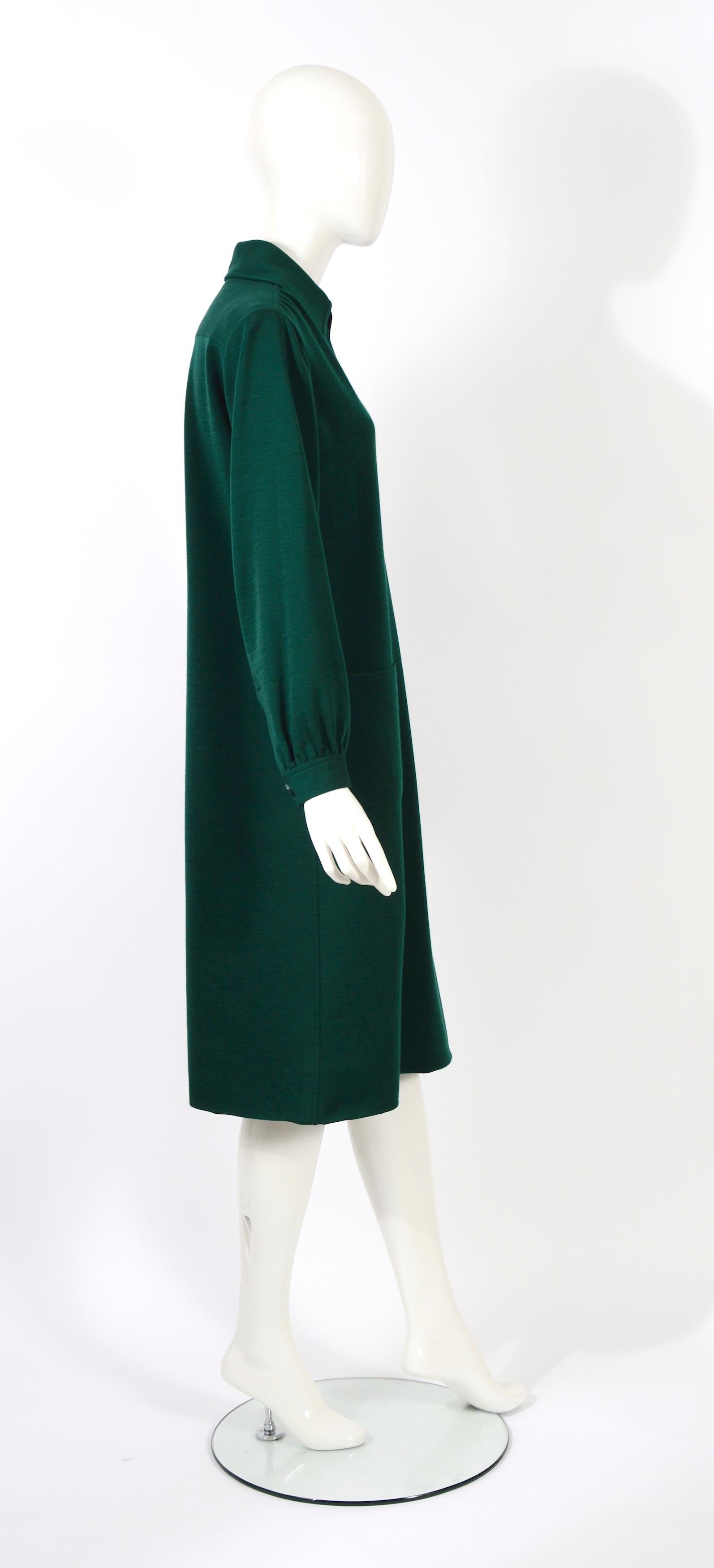 Yves Saint Laurent „rive gauche“ von Yves Vintage 1970er Jahre Grüne Wolle  Kleid im Angebot 3