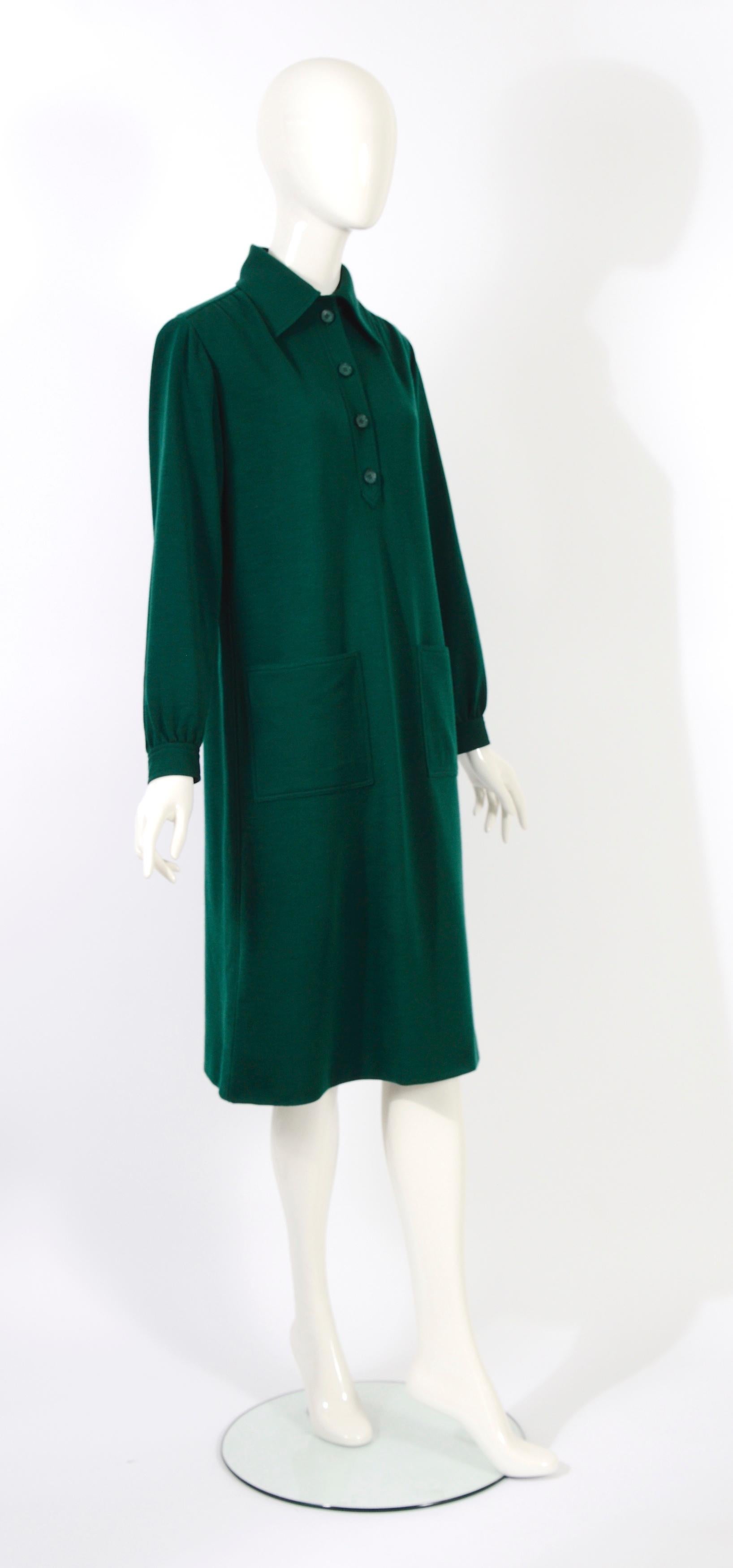 Yves Saint Laurent „rive gauche“ von Yves Vintage 1970er Jahre Grüne Wolle  Kleid im Angebot 4