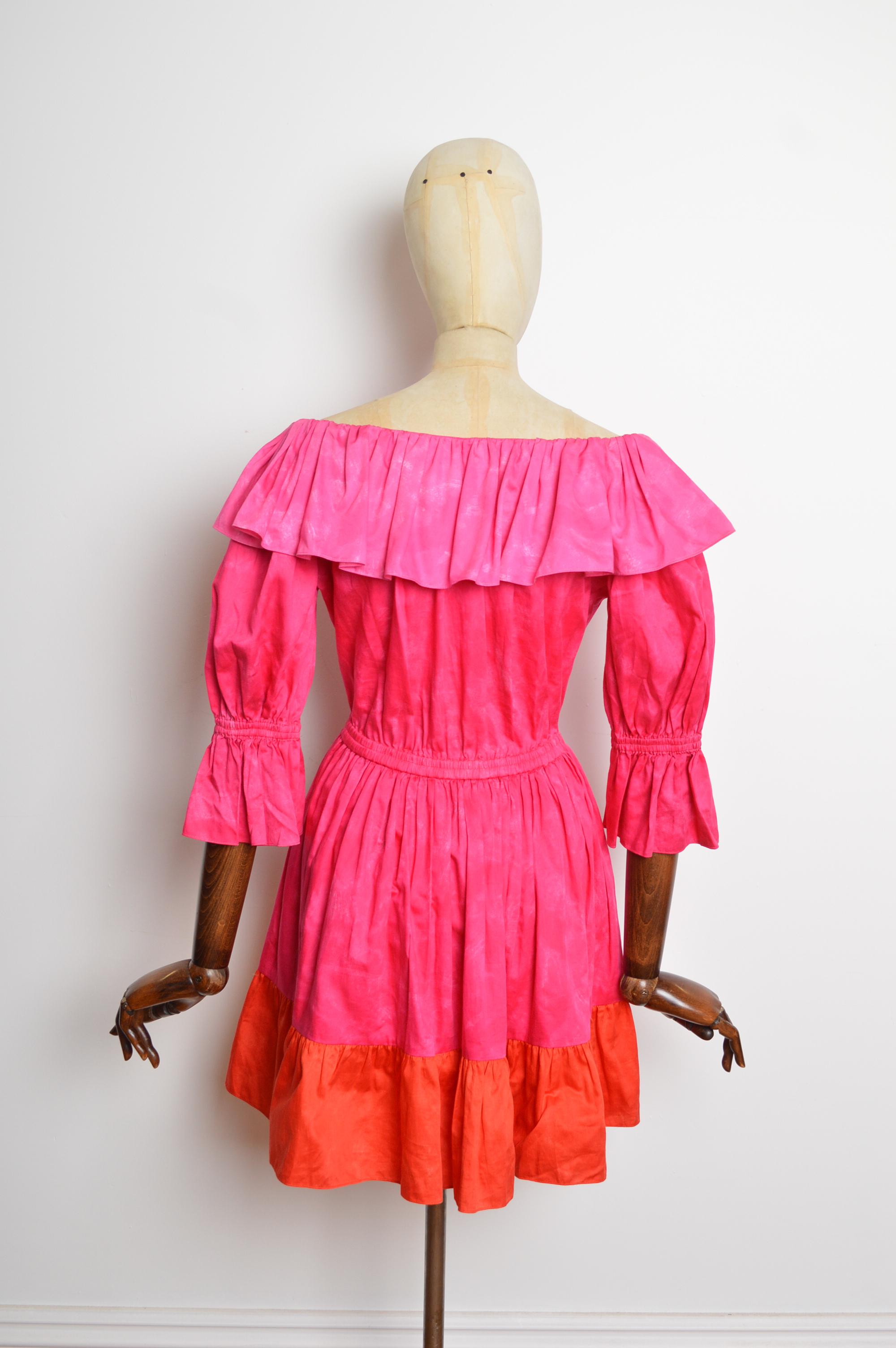 Yves Saint Laurent Rive Gauche c.1977 Minivestido de gitana con volantes rosa fucsia ardiente en venta 3