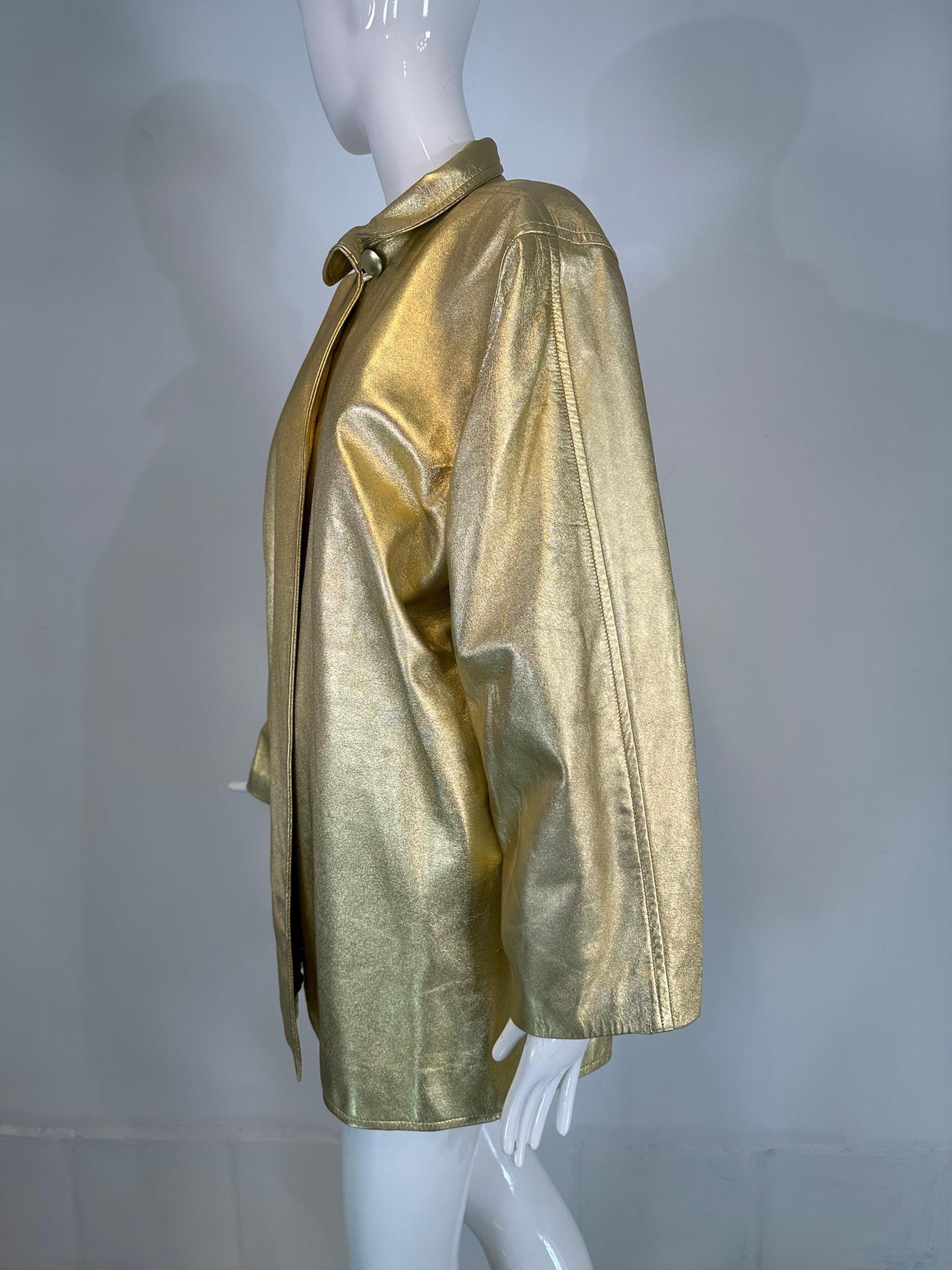 Marrone Yves Saint Laurent Rive Gauche, giacca in pelle dorata con chiusura a bottone singolo, anni '80 in vendita