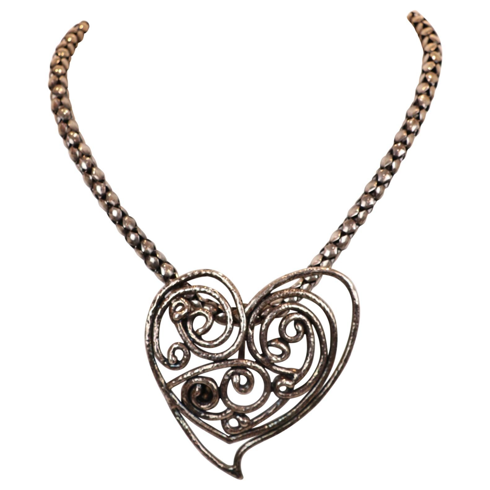 Yves Saint Laurent Collier à pendentif cœur Rive Gauche des années 1980 en vente