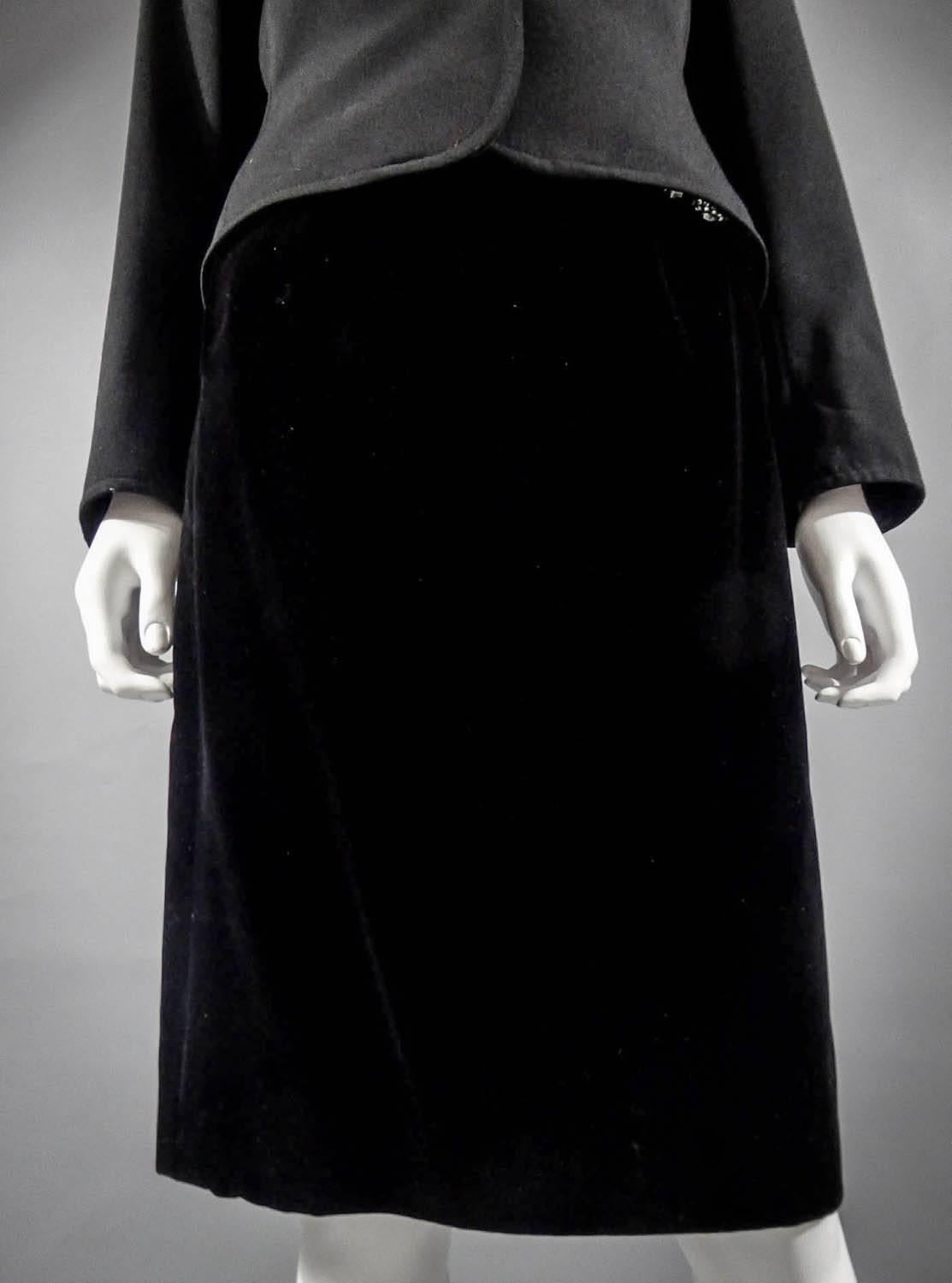 Conjunto de esmoquin con joyas Yves Saint Laurent Rive gauche - Circa 1980-1985 en venta 5