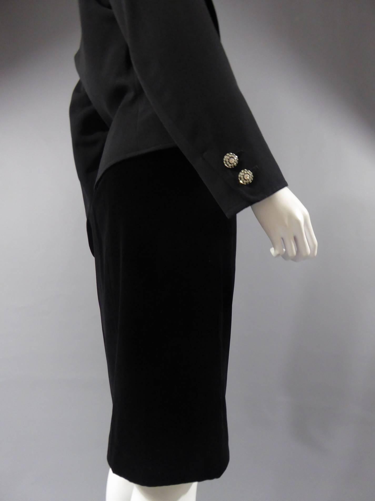 Conjunto de esmoquin con joyas Yves Saint Laurent Rive gauche - Circa 1980-1985 en venta 7