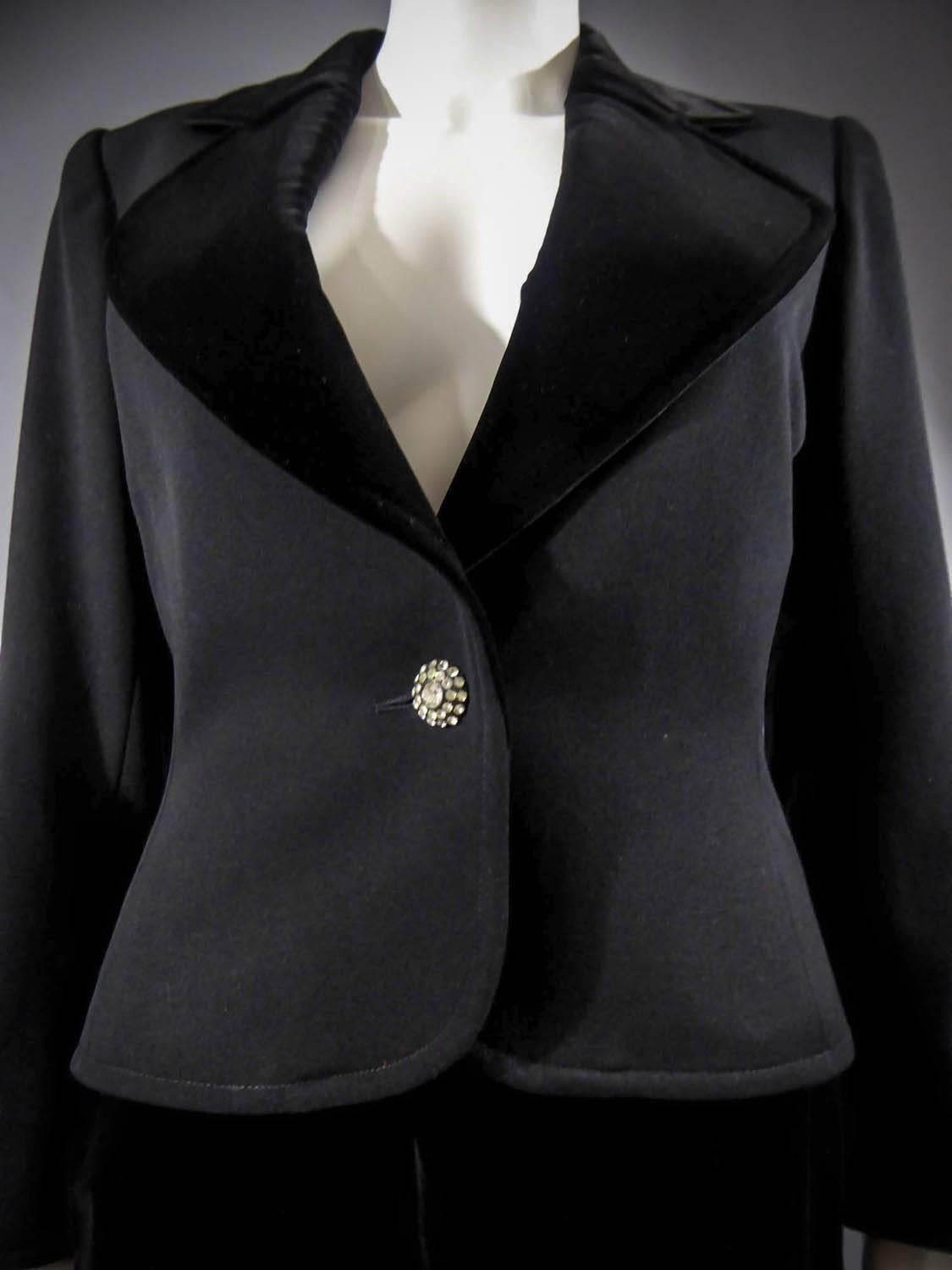 Conjunto de esmoquin con joyas Yves Saint Laurent Rive gauche - Circa 1980-1985 en venta 2