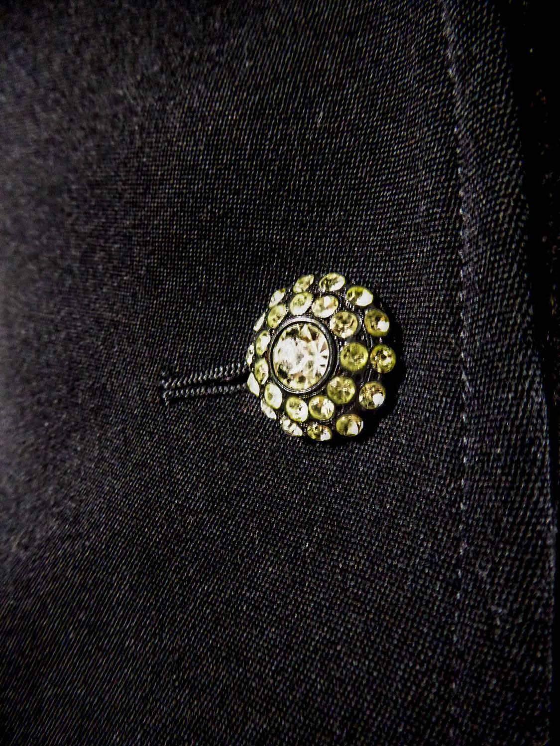 Conjunto de esmoquin con joyas Yves Saint Laurent Rive gauche - Circa 1980-1985 en venta 3