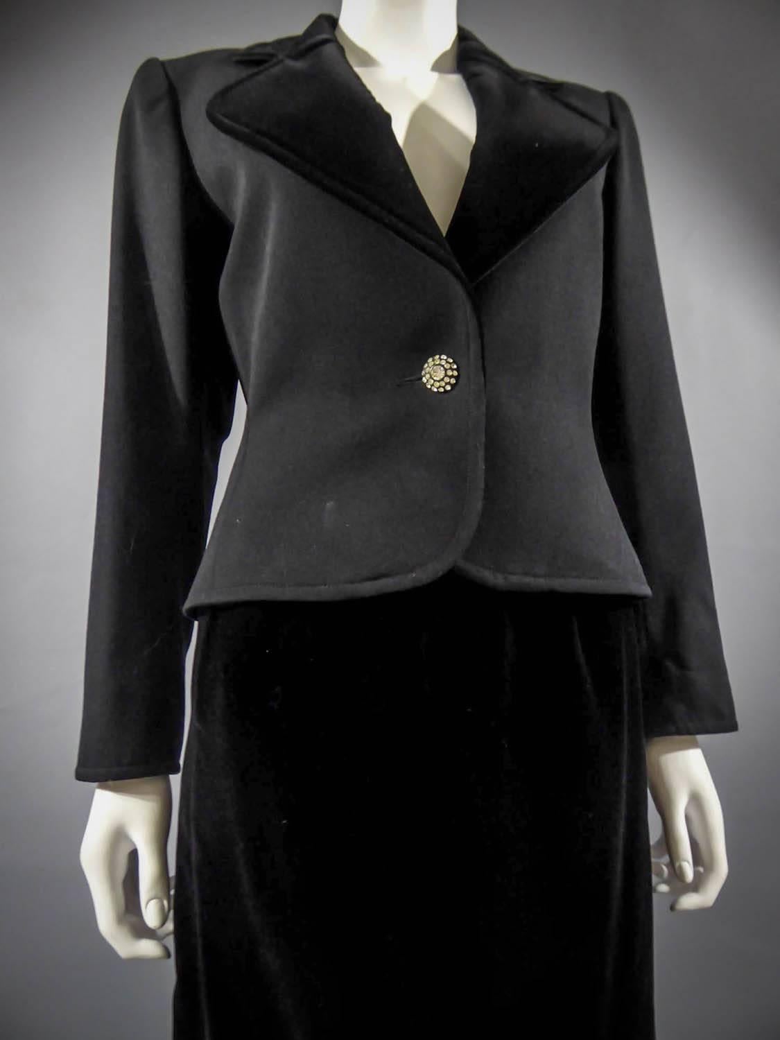 Conjunto de esmoquin con joyas Yves Saint Laurent Rive gauche - Circa 1980-1985 en venta 4