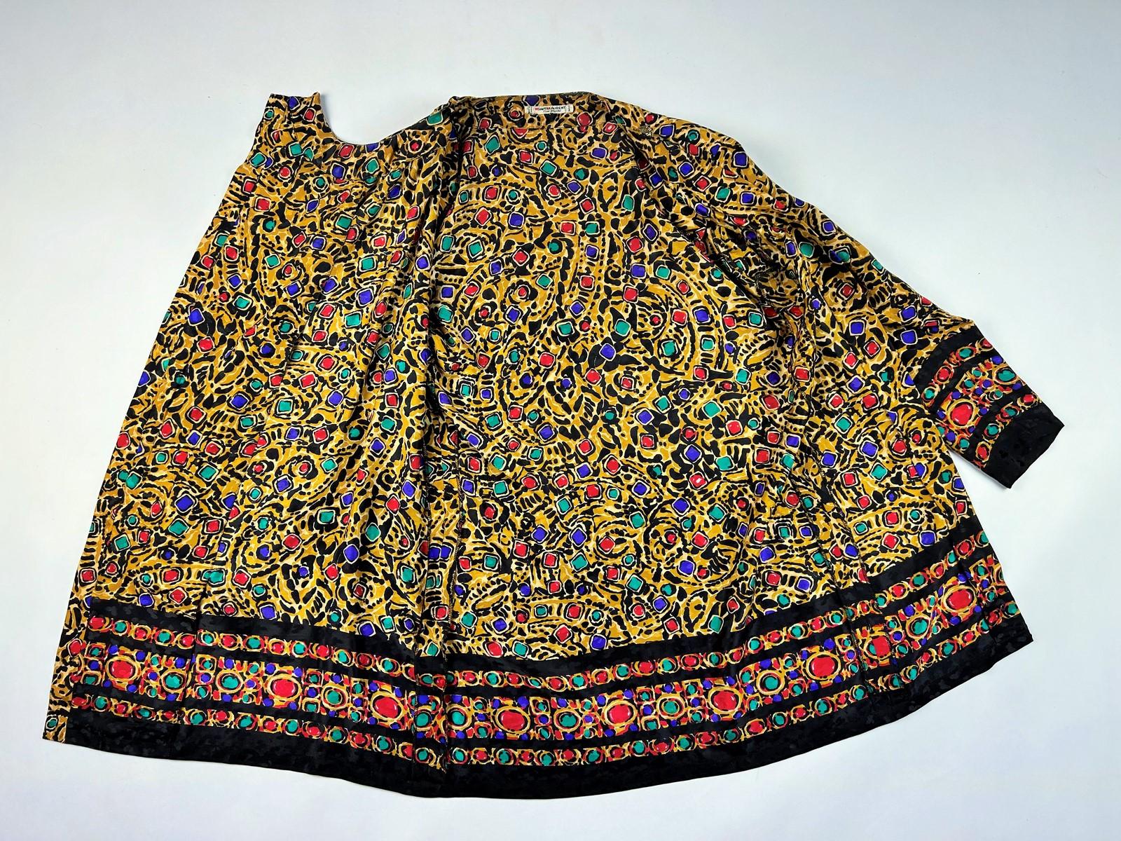 Túnica de damasco estampado estilo joyería Yves Saint Laurent Circa 1980 en venta 10