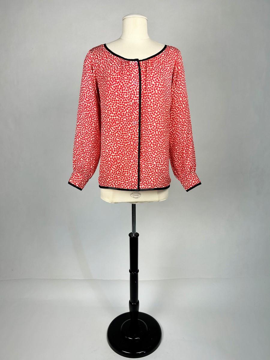 Rosso Yves Saint Laurent Rive Gauche camicetta damascata a pois rossi Circa 1976 in vendita