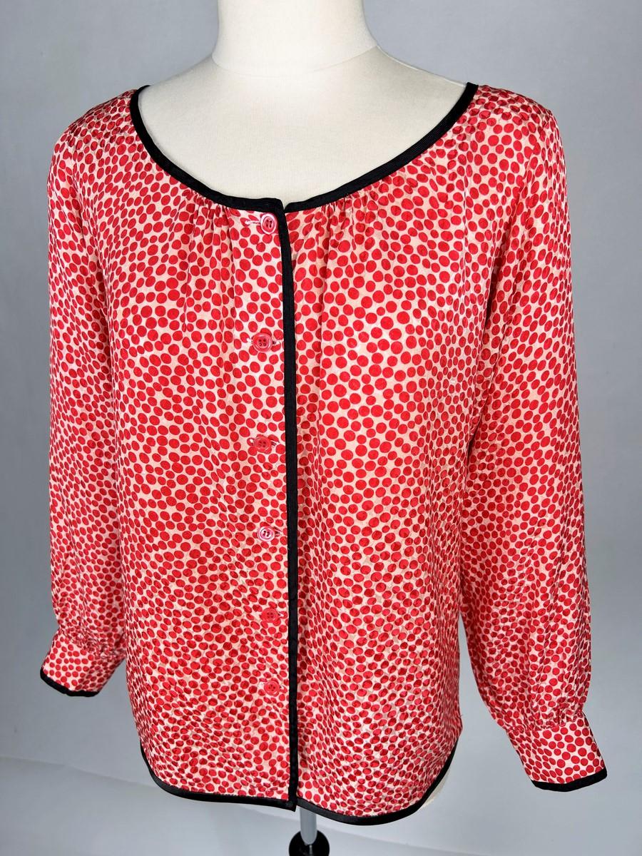 Yves Saint Laurent Rive Gauche camicetta damascata a pois rossi Circa 1976 In condizioni buone in vendita a Toulon, FR