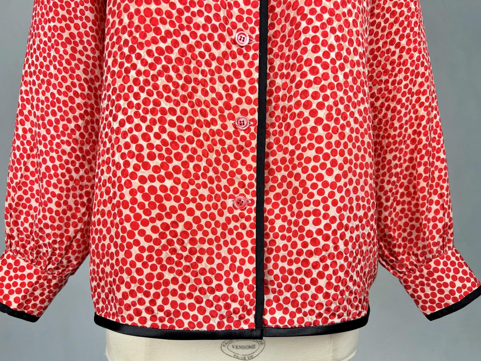 Donna Yves Saint Laurent Rive Gauche camicetta damascata a pois rossi Circa 1976 in vendita
