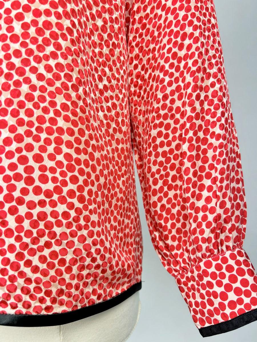 Yves Saint Laurent Rive Gauche camicetta damascata a pois rossi Circa 1976 in vendita 1
